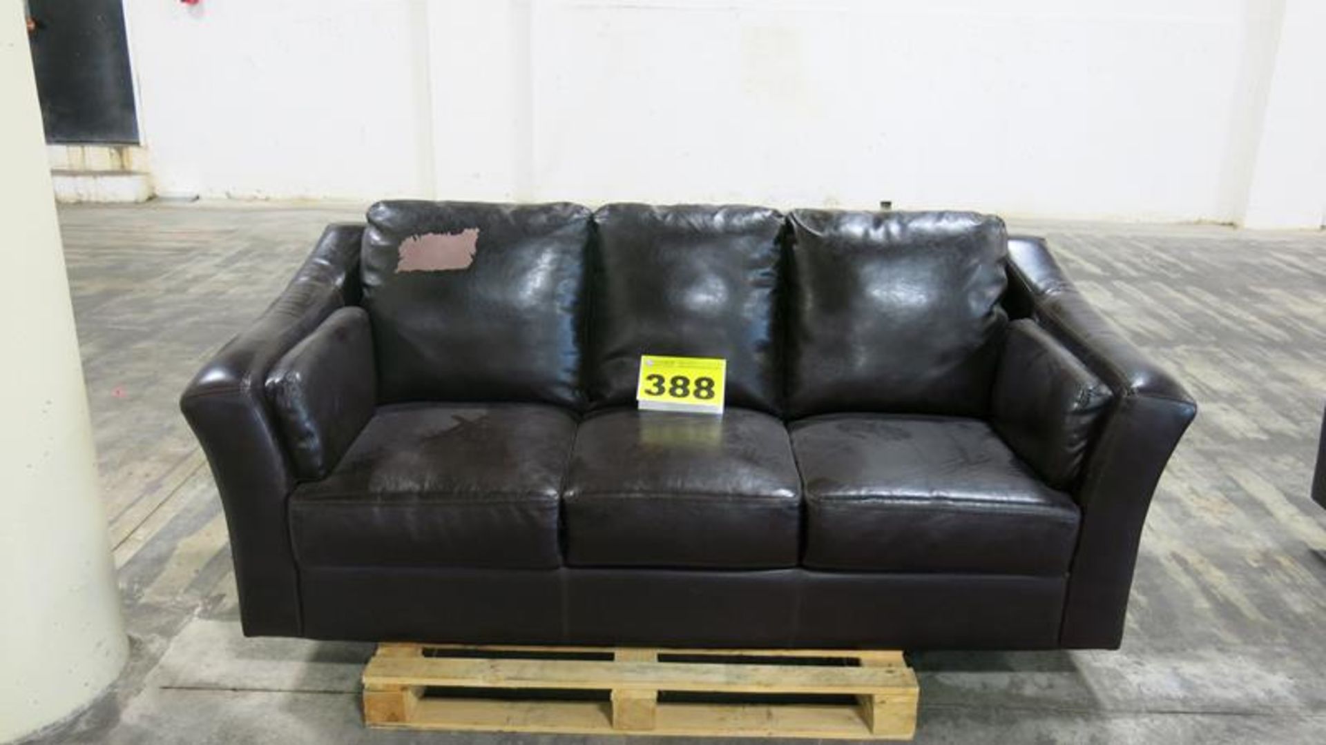 LEATHER, BROWN COUCH