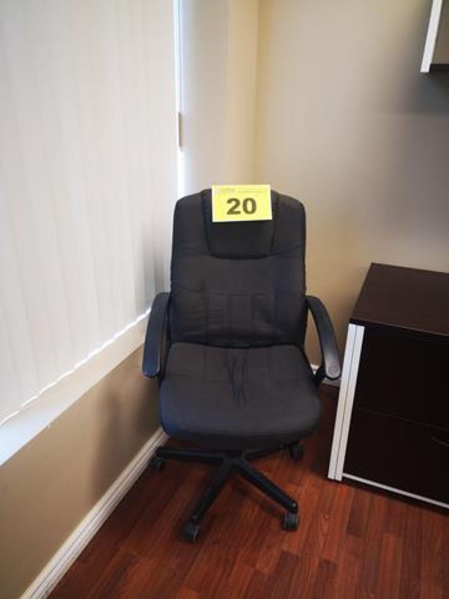 BLACK, FABRIC OFFICE CHAIR ON CASTERS