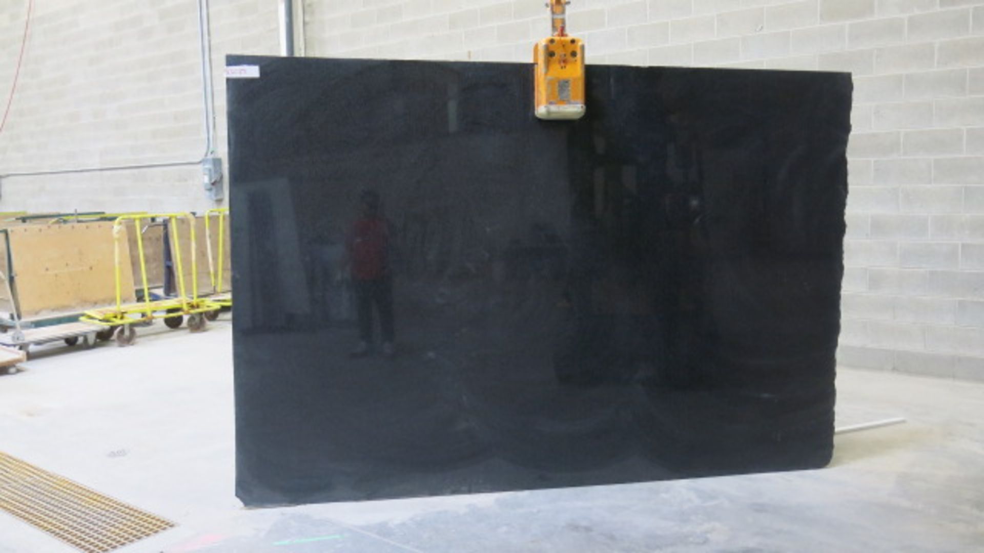 CIOT, 3/4", GRANITE, BLACK MIST, POLISHED FINISH, 79" X 135", ID# 22951 (LOADING FEE $30)