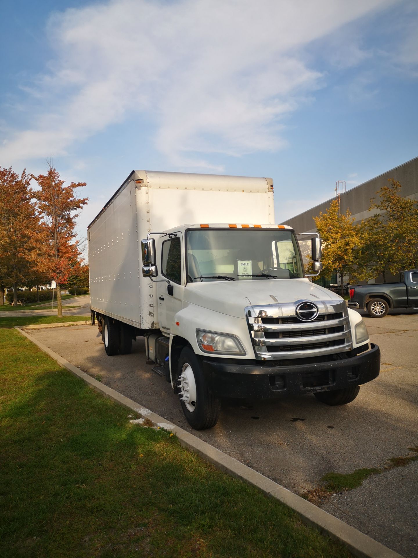 HINO, 268, 24', BOX TRUCK WITH CENTRAL TRUCK BODY, ALLISON, 6-SPEED, AUTOMATIC TRANSMISSION, 3,000 - Image 8 of 12