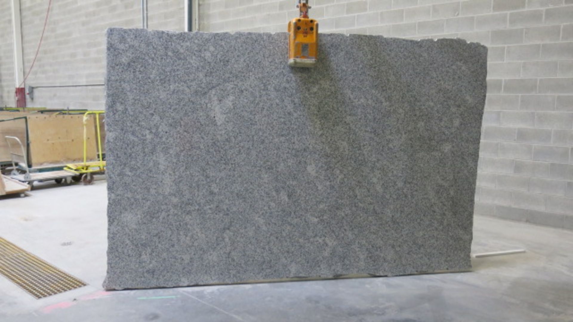 CIOT, 3/4", GRANITE, ARCTIC WHITE, POLISHED FINISH, 76" X 118", ID# 19448 (LOADING FEE $30)