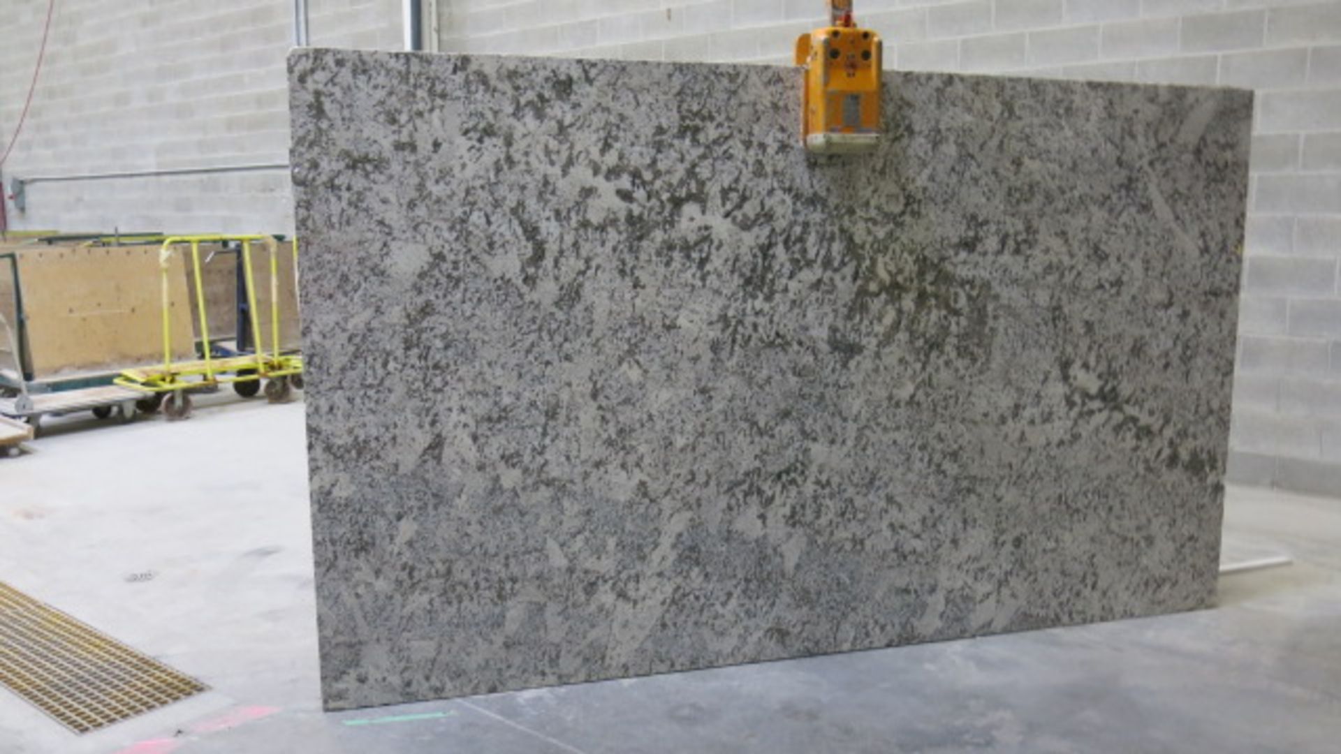 CIOT, 3/4", GRANITE, BIANCO ANTICO, POLISHED FINISH, 72" X 122", ID# 20124 (LOADING FEE $30)