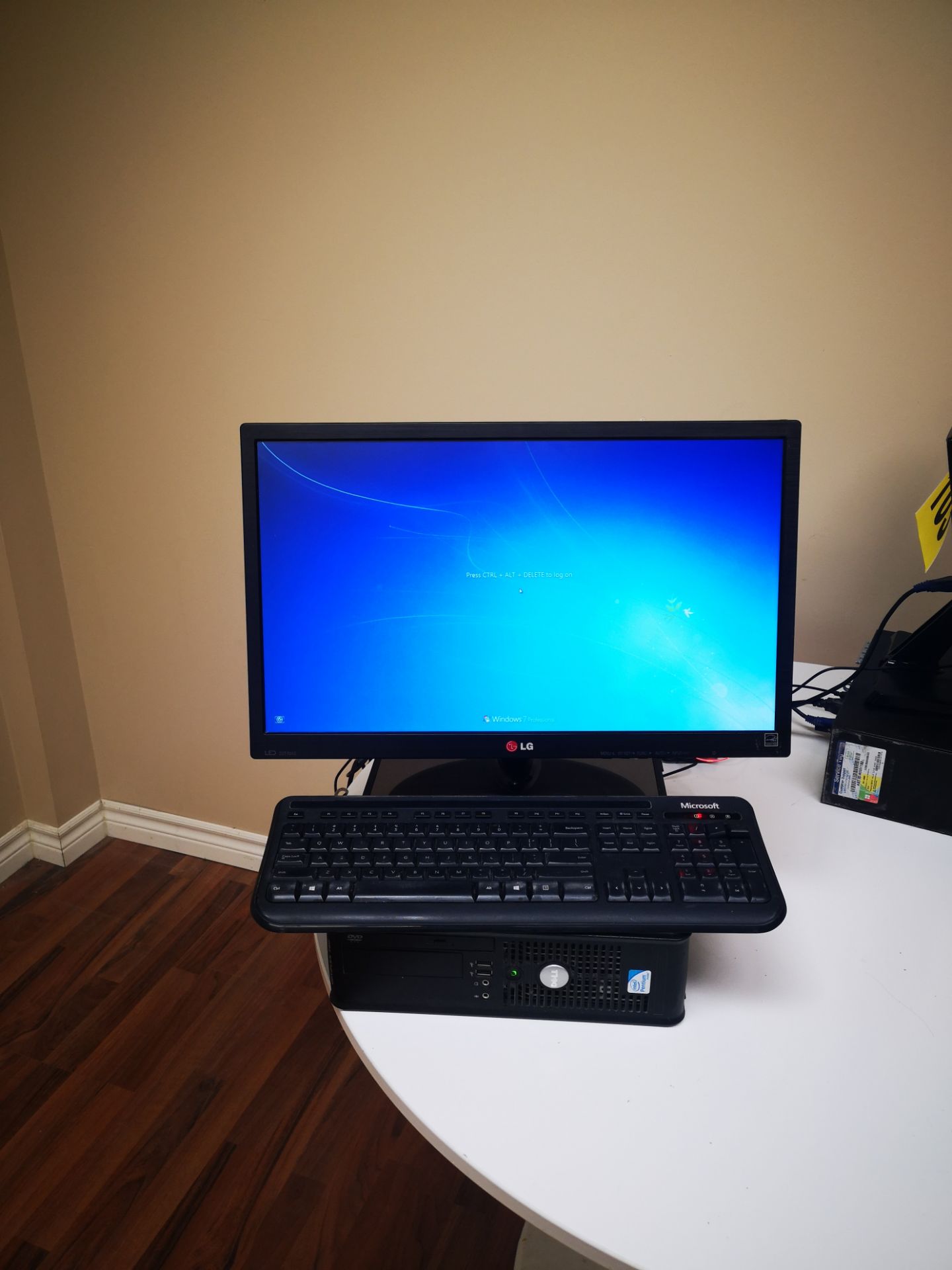 DELL, DESKTOP COMPUTER WITH LG, COMPUTER MONITOR WITH KEYBOARD