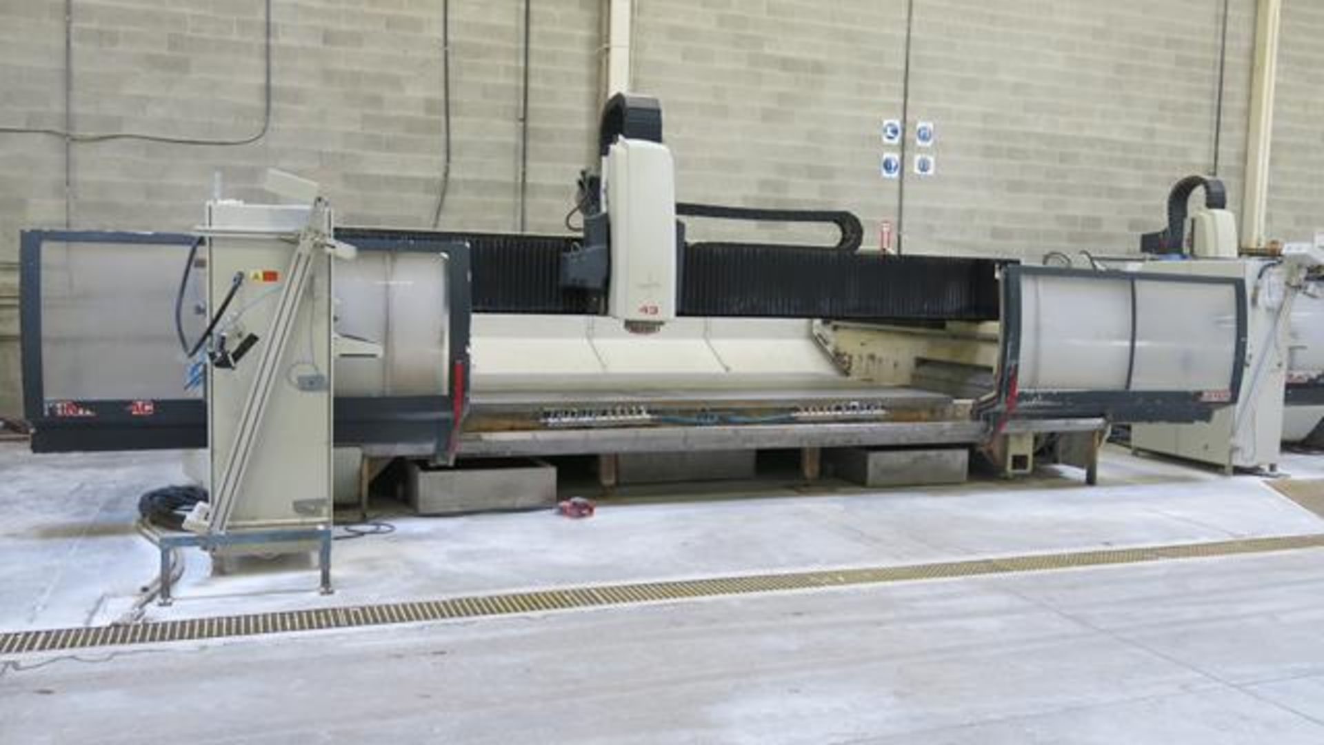 INTERMAC, MASTER 43 STANDARD, CNC STONE AND GLASS MACHINING CENTRE, TABLE SIZE 4060 MM X 2300 MM, - Image 2 of 7