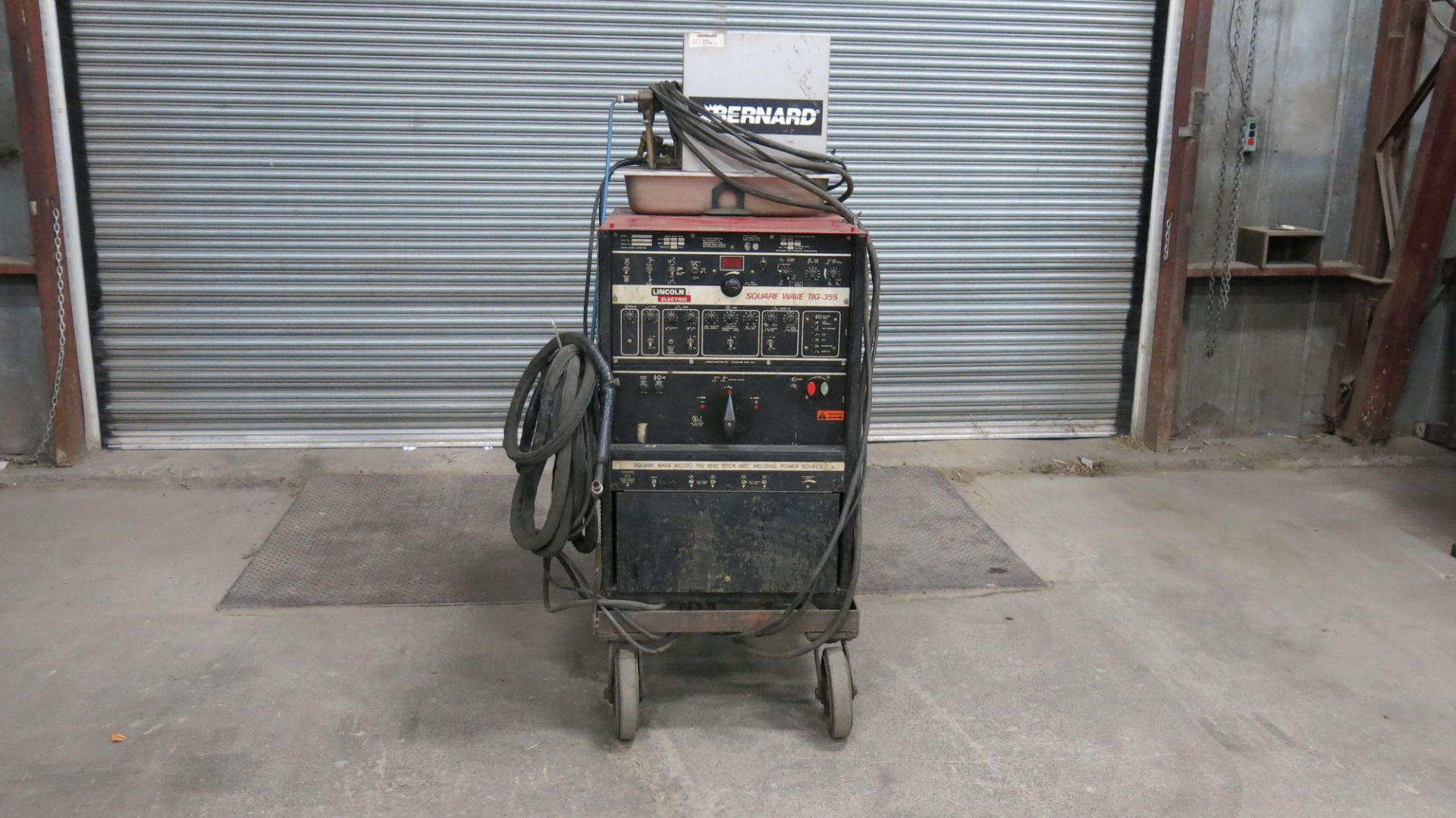 LINCOLN, SQUARE WAVE TIG 355, 355 AMP, TIG WELDER WITH BERNARD, 3500SS, WATER CHILLER, S/N WC376320 - Image 2 of 5