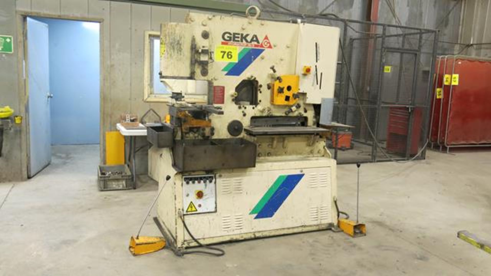 GEKA, HYD 110, 110 TON, HYDRAULIC IRON WORKER, S/N 15986 (RIGGING $350)