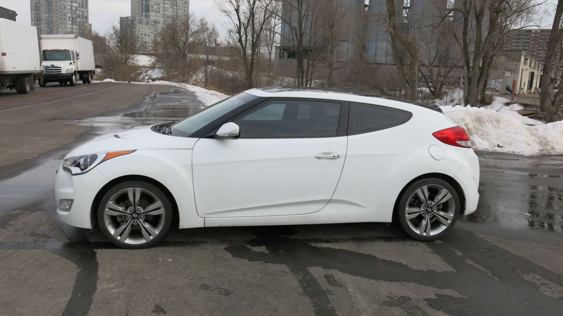 HYUNDAI, VELOSTER, 2 DOOR HATCHBACK, SUNROOF, 64,150 KMS, 2015 - Image 7 of 19