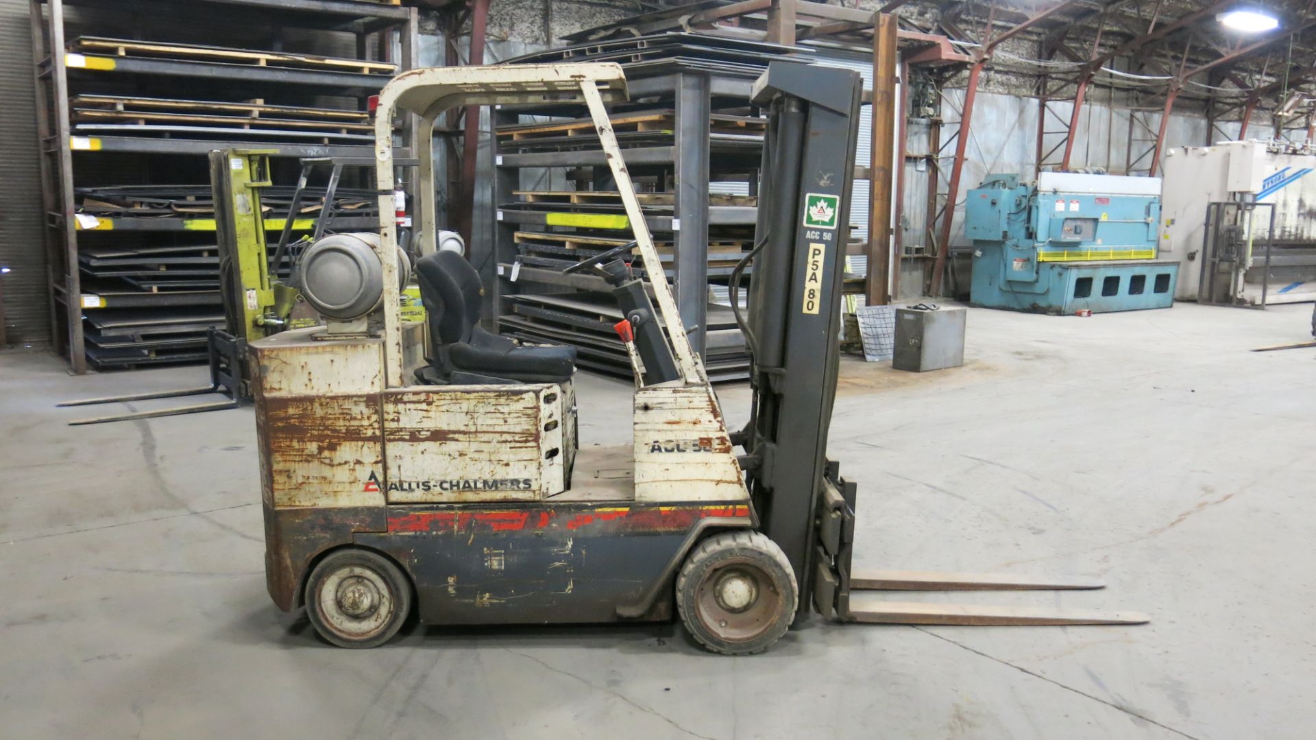 ALLIS-CHALMERS, ACC 50K LS PS, 4,600 LBS., 3 STAGE, LPG FORKLIFT, SIDESHIFT, 192" MAXIMUM LIFT, 5, - Image 3 of 6