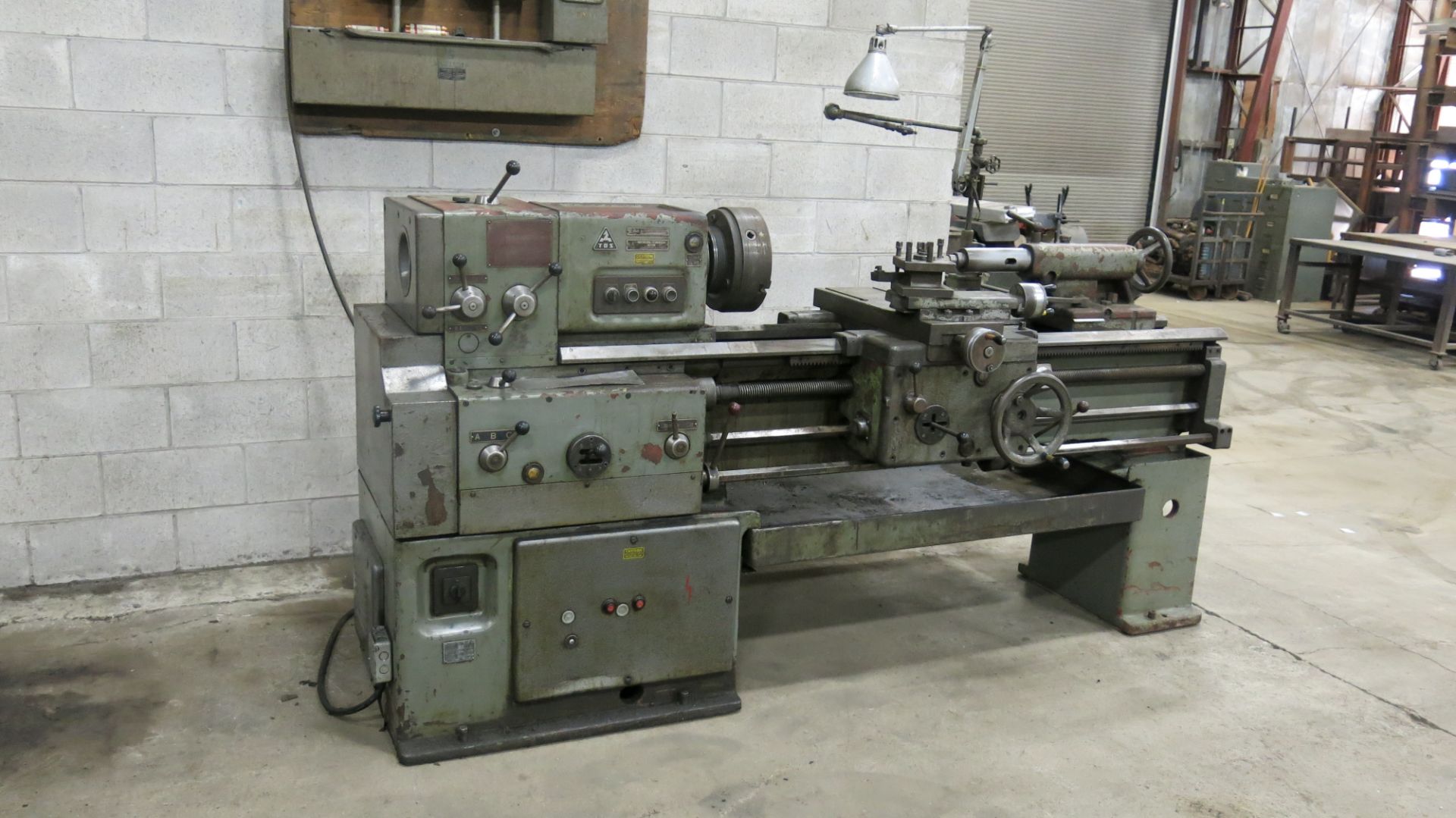 TOS, SN40, GAP BED, ENGINE LATHE, 12" SWING, 16" IN GAP, 40" CENTRES, 2" SPINDLE BORE, STEADY AND - Image 2 of 3