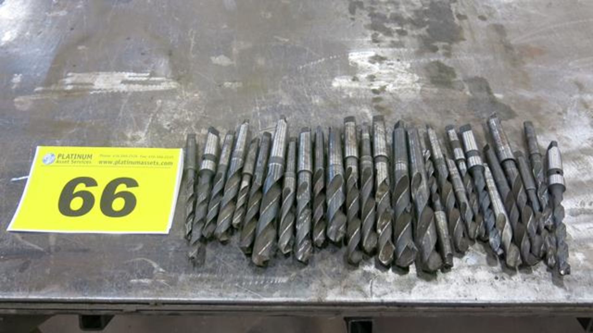 LOT OF DRILL BITS