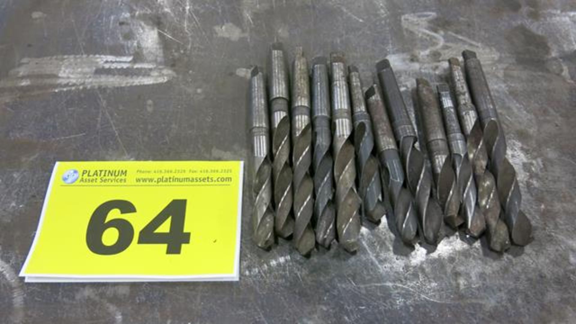 LOT OF DRILL BITS