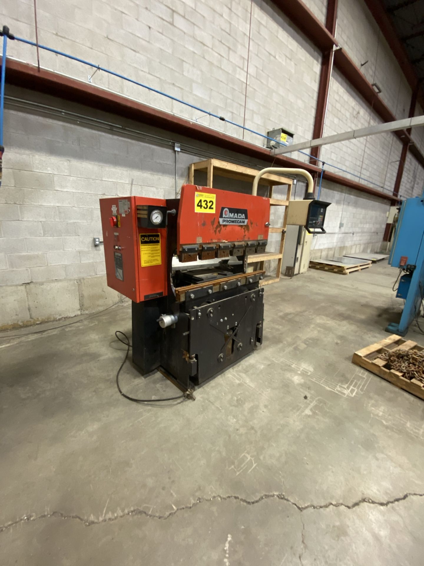 AMADA, PROMECAM, 25 TON X 4', HYDRAULIC PRESS BRAKE WITH HURCO, AUTOBEND, 5C, BACKGAUGE CONTROLS, - Image 2 of 8