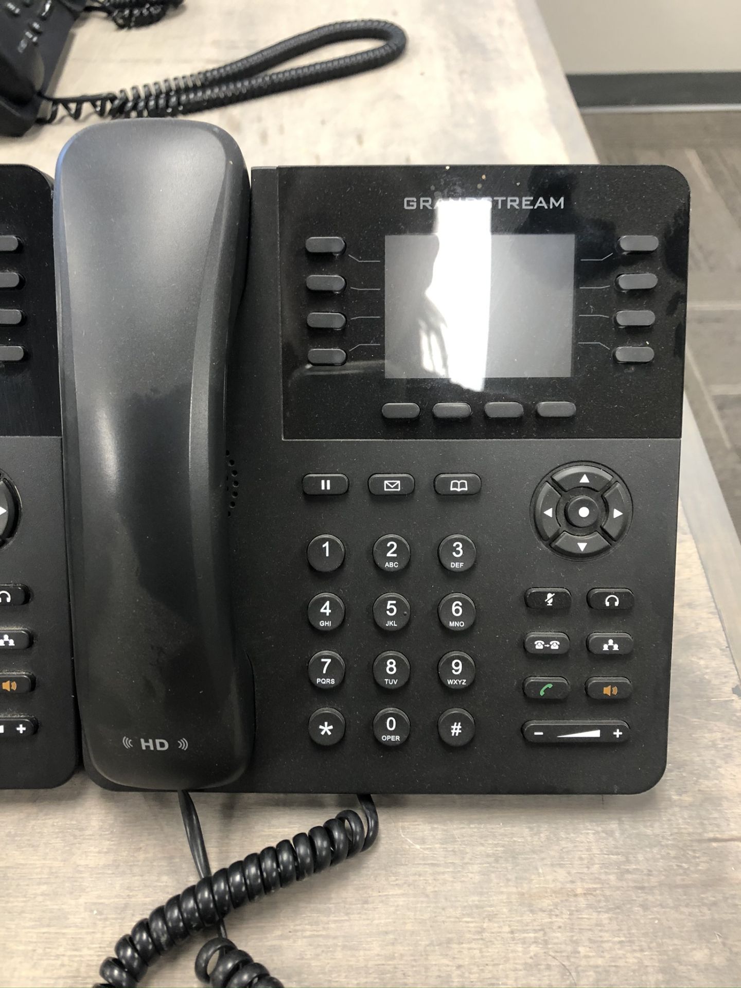 GRANDSTREAM, GXP2135, ENTERPRISE GRADE IP PHONE - Image 2 of 3