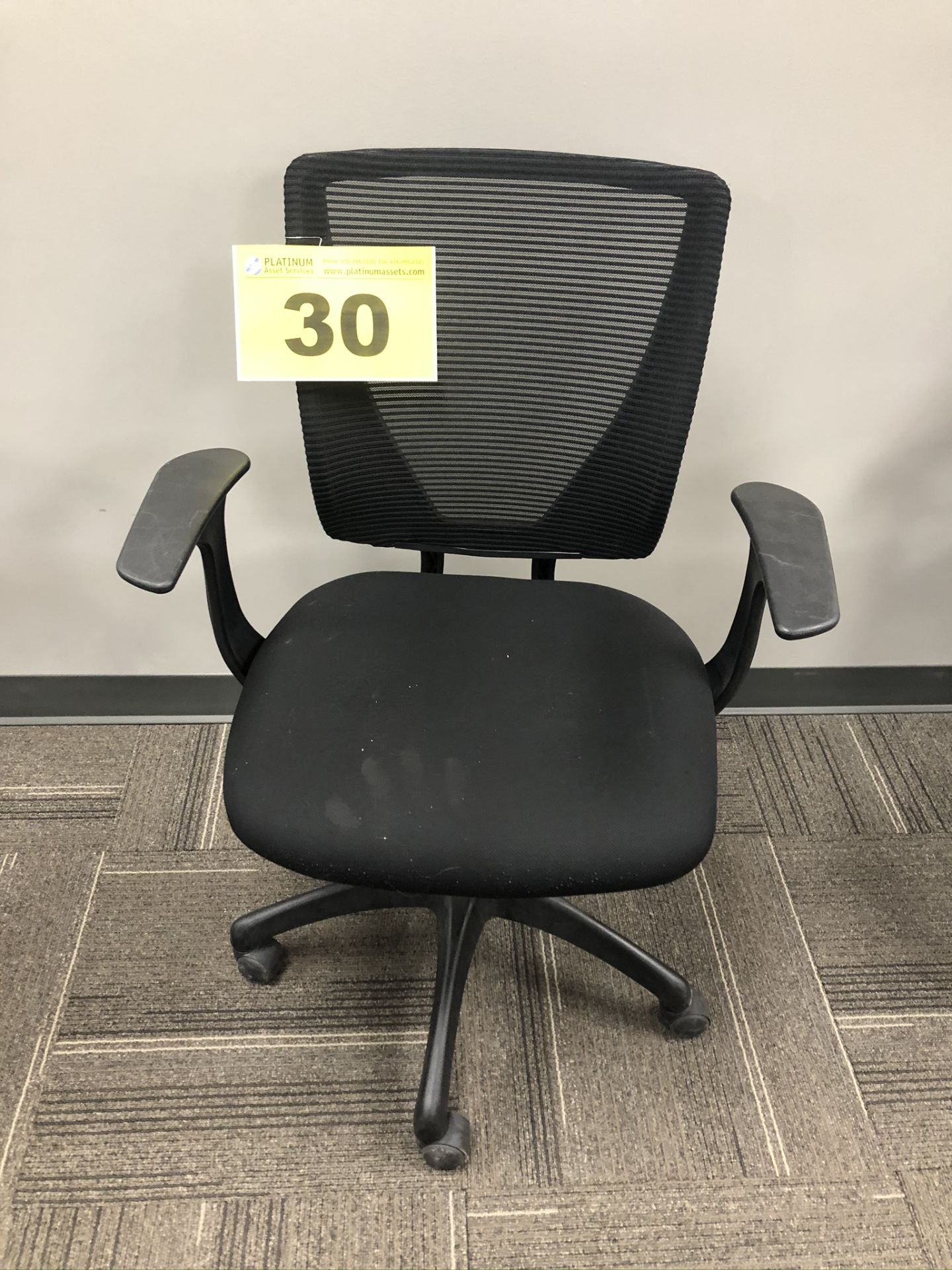 BLACK, FABRIC OFFICE CHAIR ON WHEELS