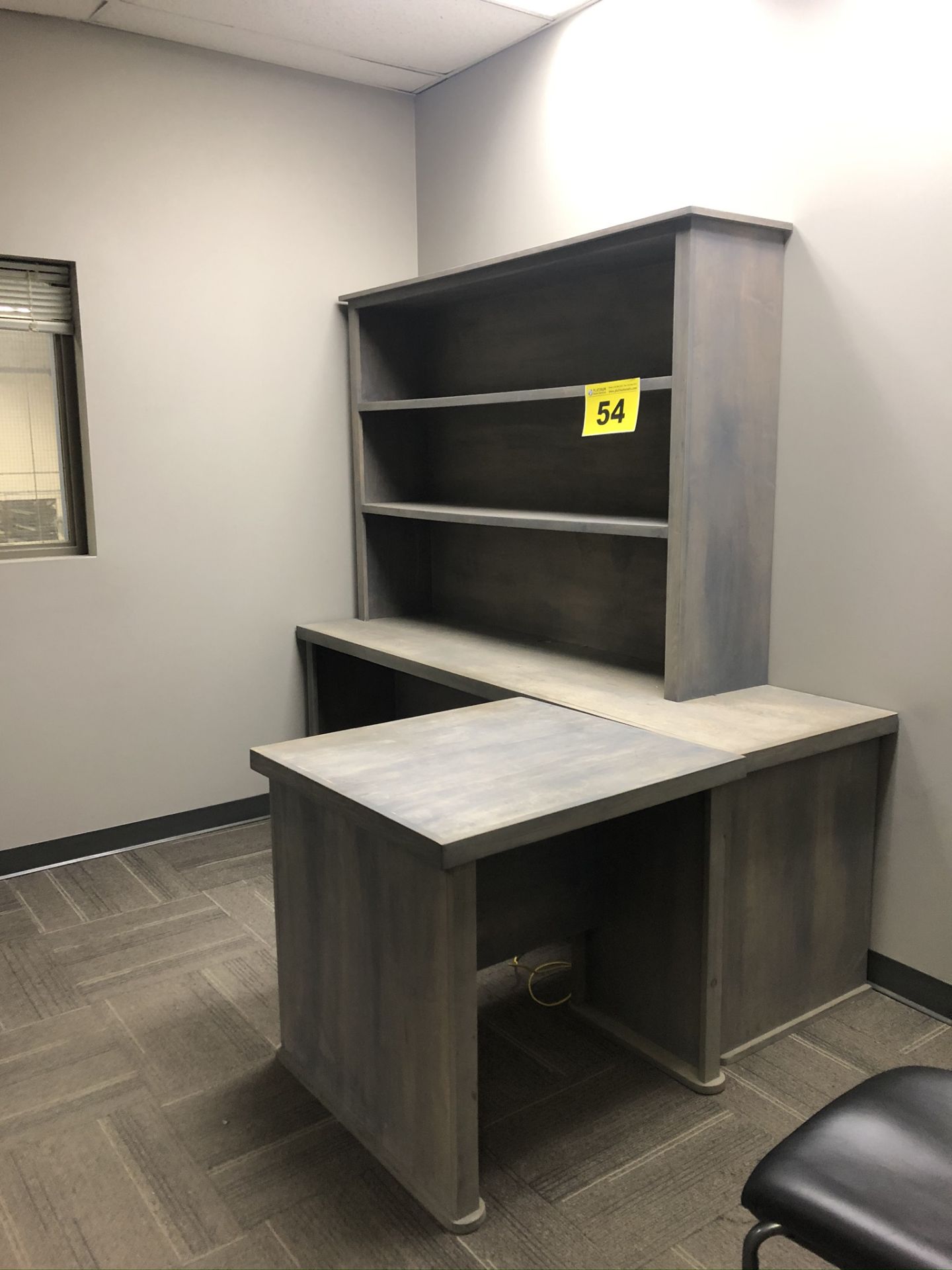 GRAY, L-SHAPED OFFICE DESK WITH HUTCH - Image 2 of 2