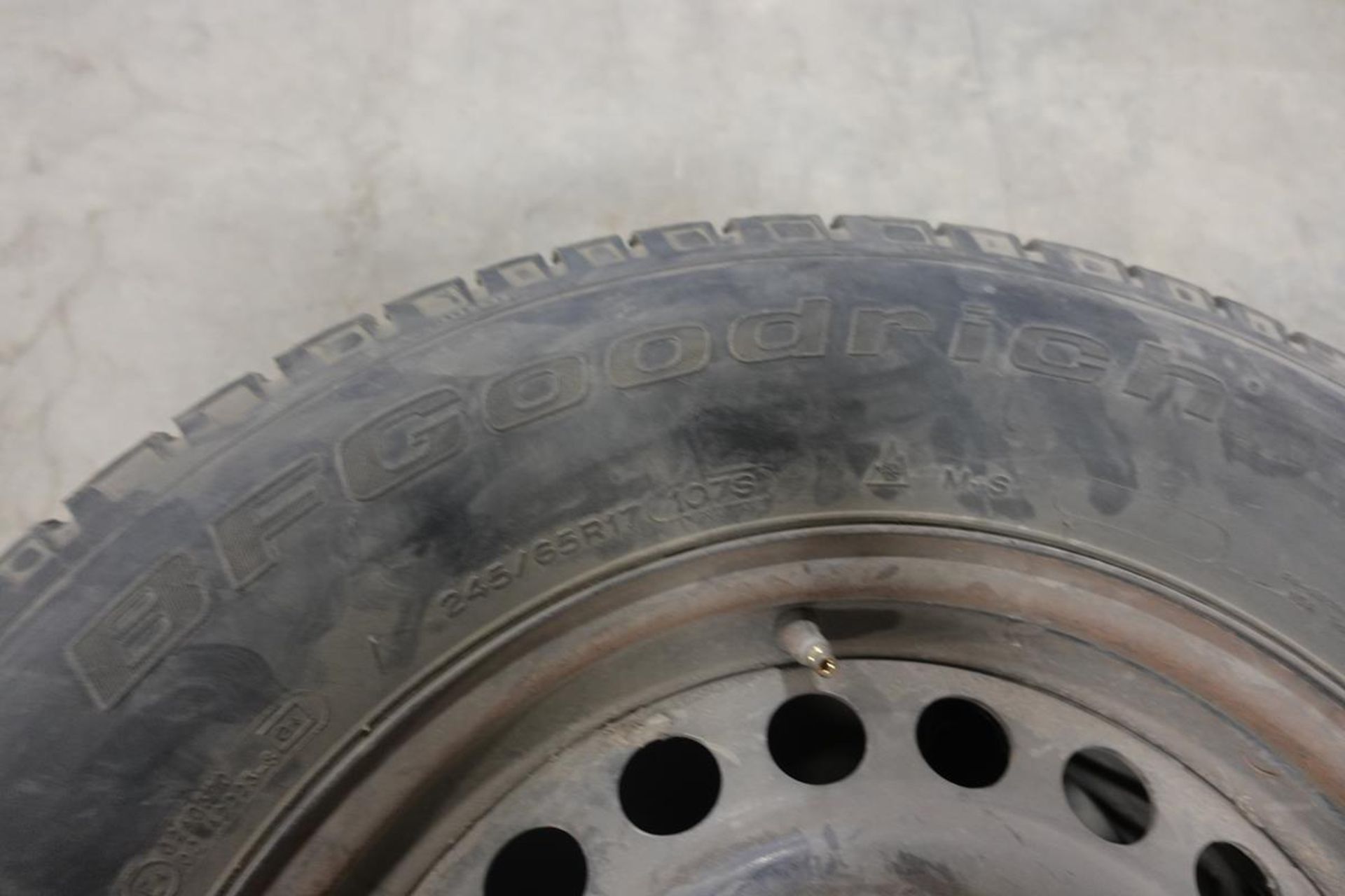 LOT OF (1) BF GOODRICH, 245/65R17, TIRE, (1) WINTER SLALOM, TIRE AND (1) GOODYEAR, WRANGLER, P235/ - Image 13 of 25