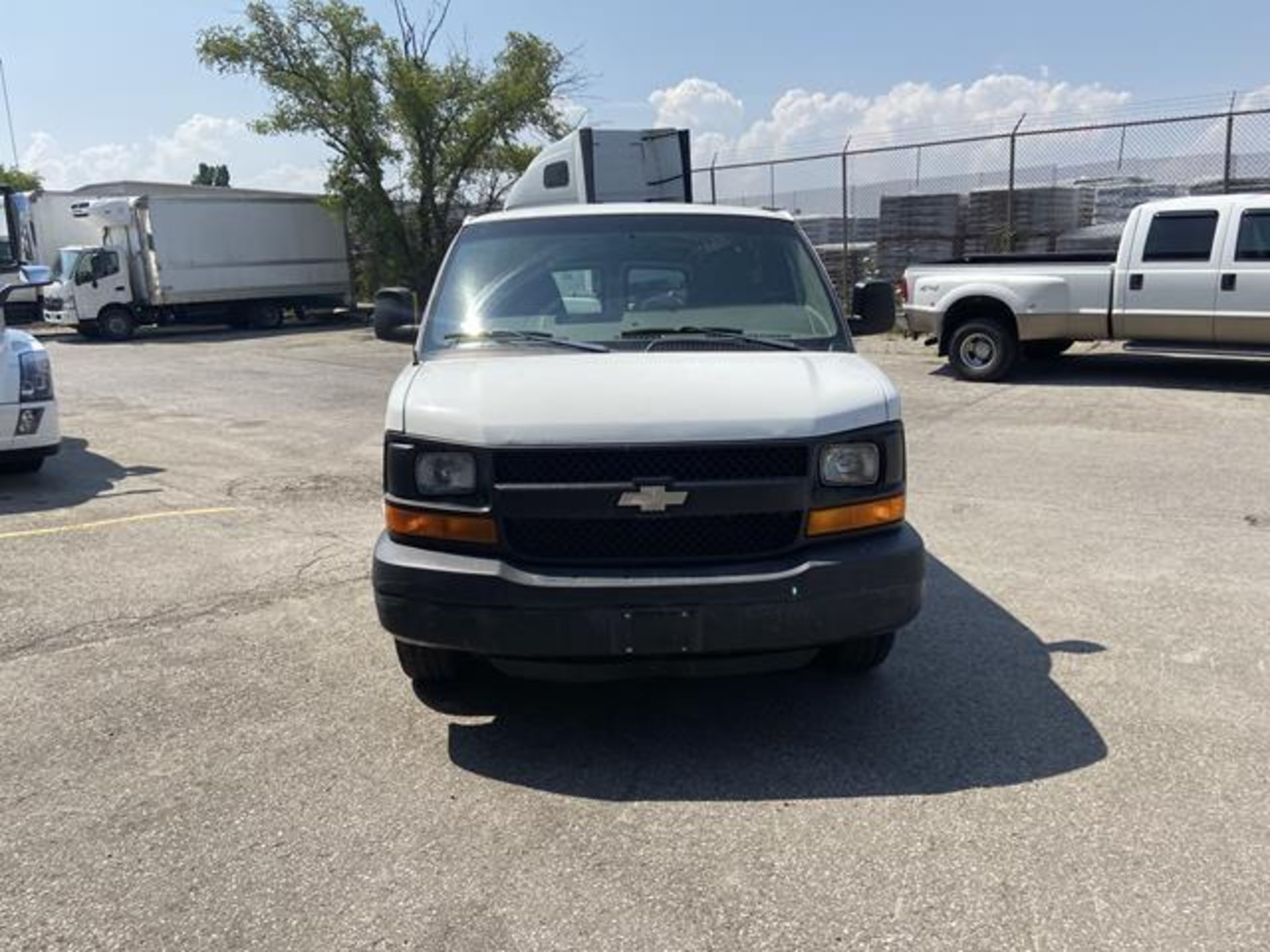 CHEVROLET, EXPRESS 1500, CARGO VAN, 4X2, GASOLINE ENGINE, BACK-UP CAMERA, 163,160 KMS, VIN # - Image 2 of 9