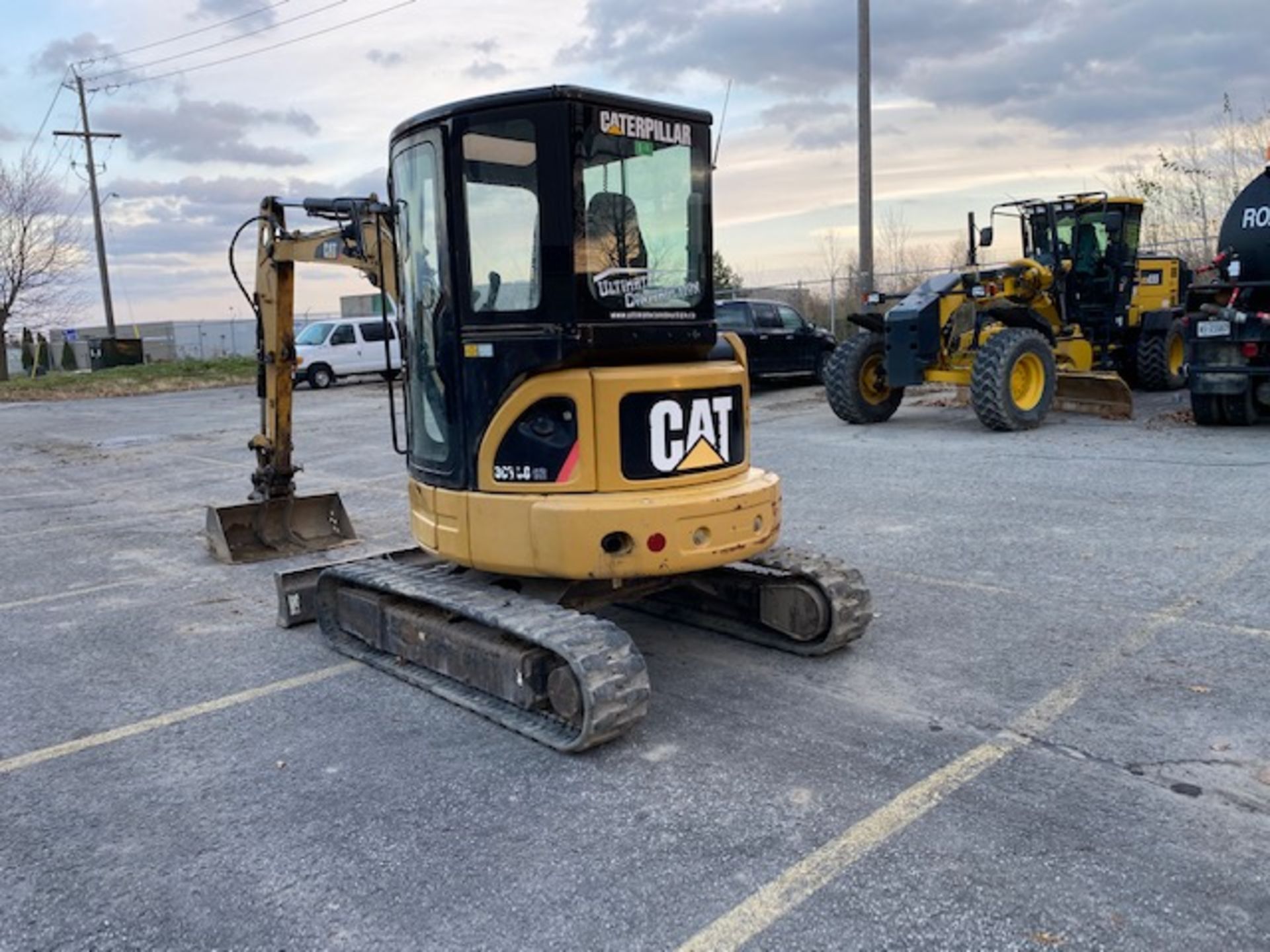 CATERPILLAR, 303.5C, RUBBER TRACK MOUNTED, HYDRAULIC MINI-EXCAVATOR, ENCLOSED CAB, 3,566 HOURS, S/ - Image 5 of 17