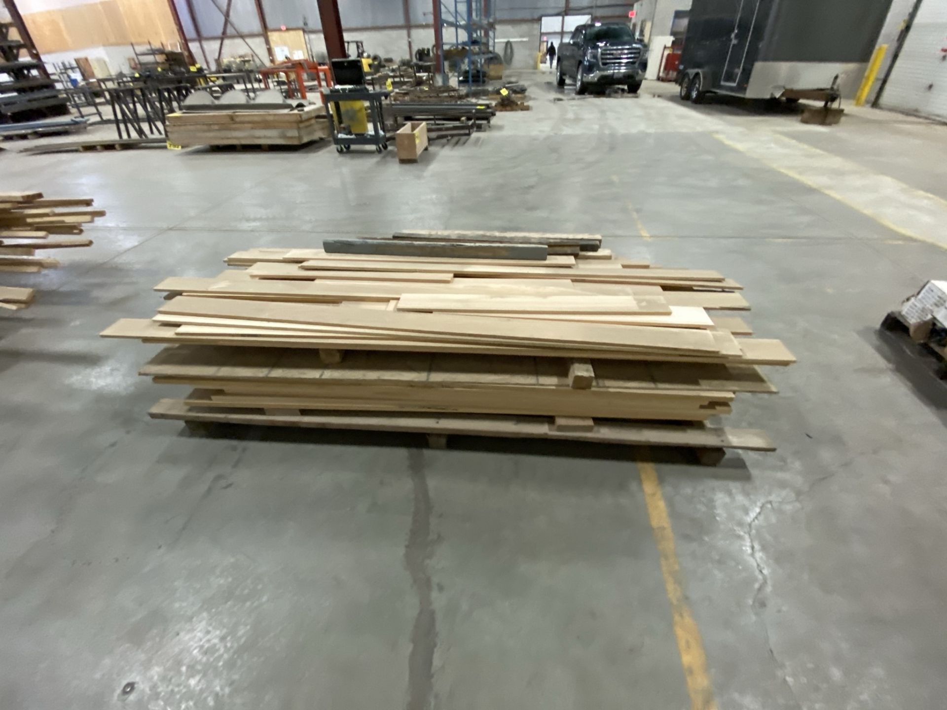 LOT OF PINE LUMBER, ASSORTED SIZES - Image 3 of 3