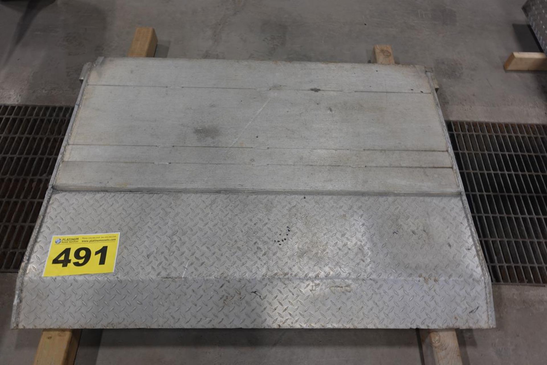 ALUMINUM, DROP DOWN TAILGATE, 5' X 44" X 2" (GATE ONLY)