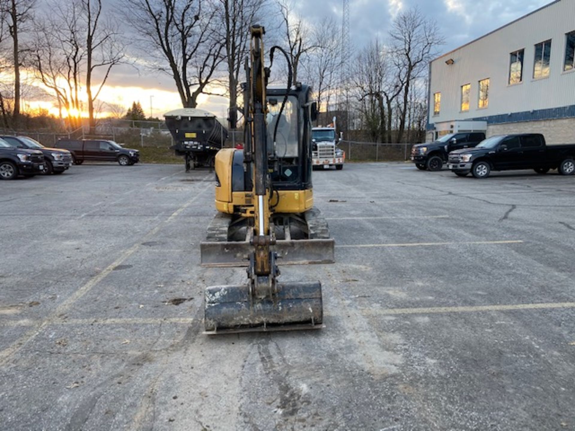 CATERPILLAR, 303.5C, RUBBER TRACK MOUNTED, HYDRAULIC MINI-EXCAVATOR, ENCLOSED CAB, 3,566 HOURS, S/ - Image 2 of 17