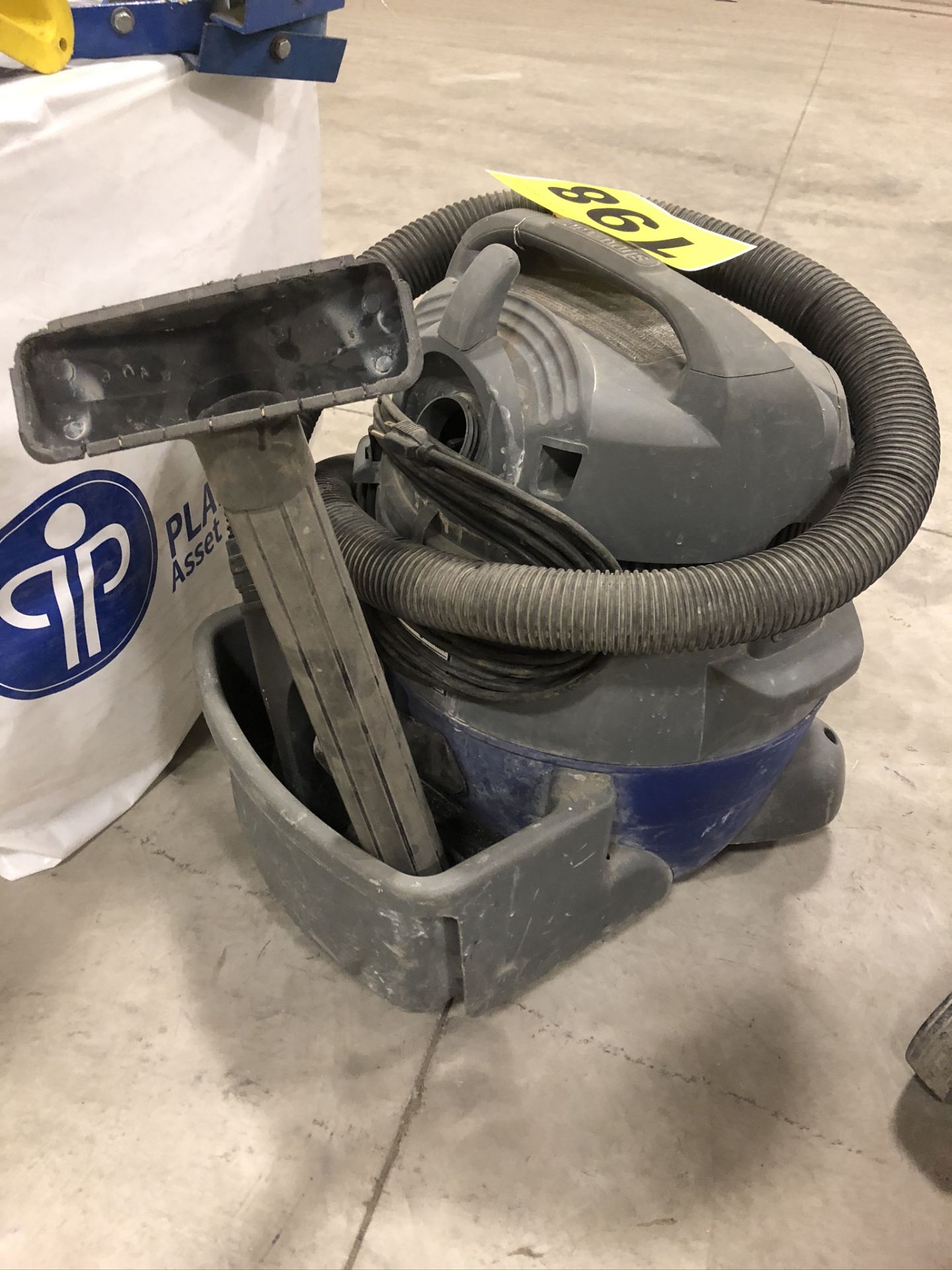 SHOP-VAC, 16LHT650C, WET / DRY VACUUM WITH SPARE BAGS - Image 2 of 3