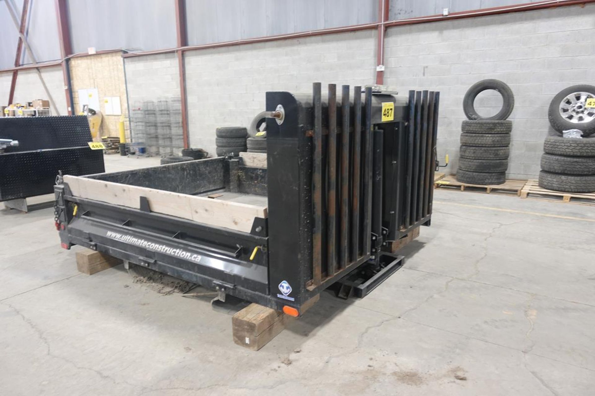 TWIN EQUIPMENT, 10' X 7', STEEL HYDRAULIC DUMP DECK WITH TOOL RACK, STROBE LIGHT, MANUAL CARGO