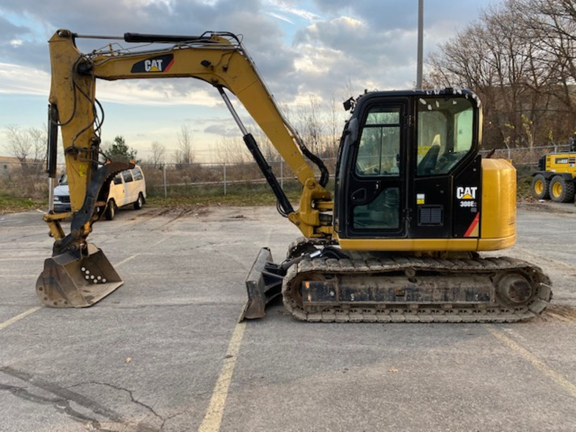 CATERPILLAR, 308E, RUBBER TRACK MOUNTED, HYDRAULIC MINI-EXCAVATOR, THUMB ATTACHMENT, ENCLOSED CAB, - Image 6 of 16