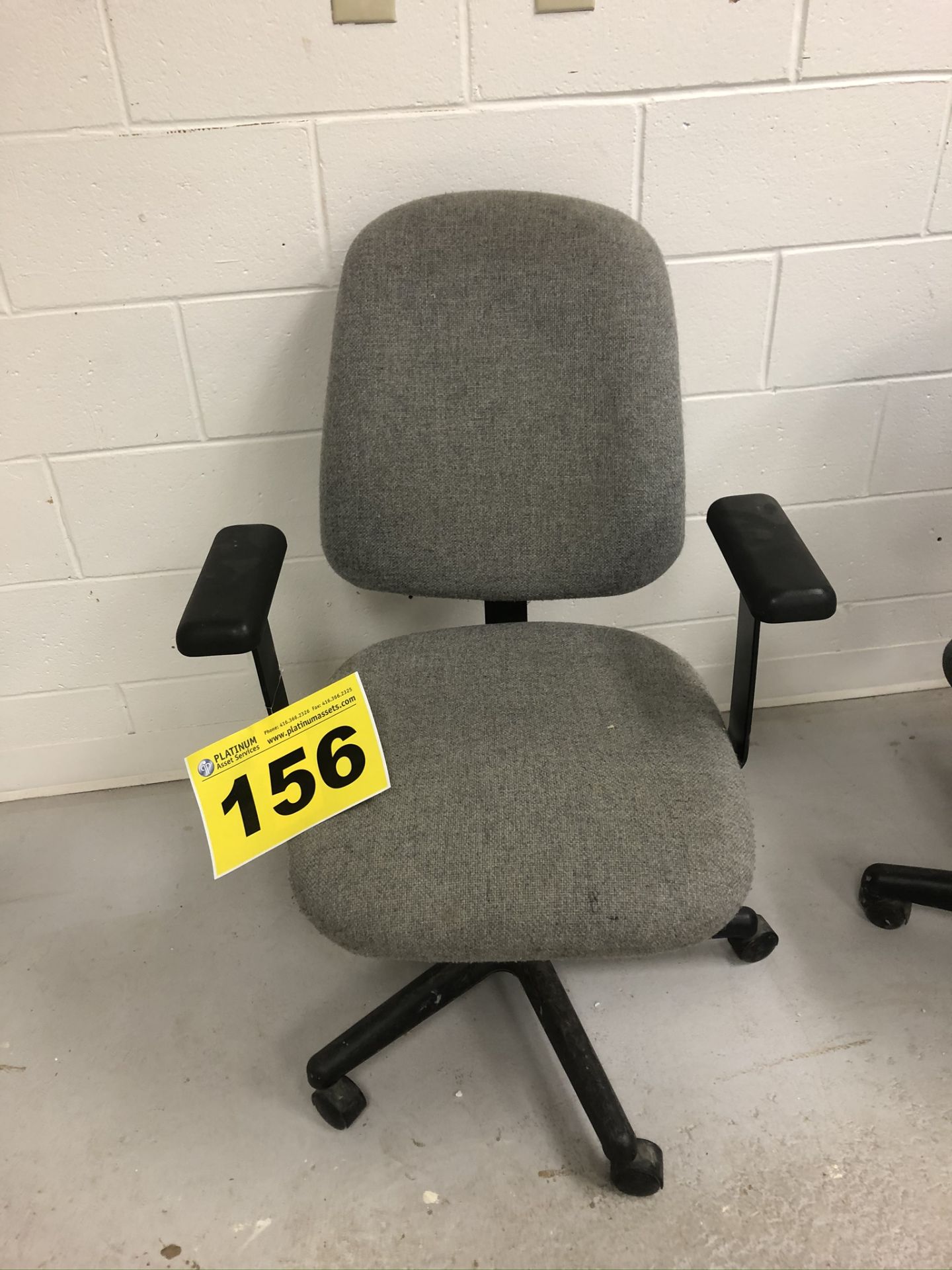 GRAY, FABRIC OFFICE CHAIR ON WHEELS