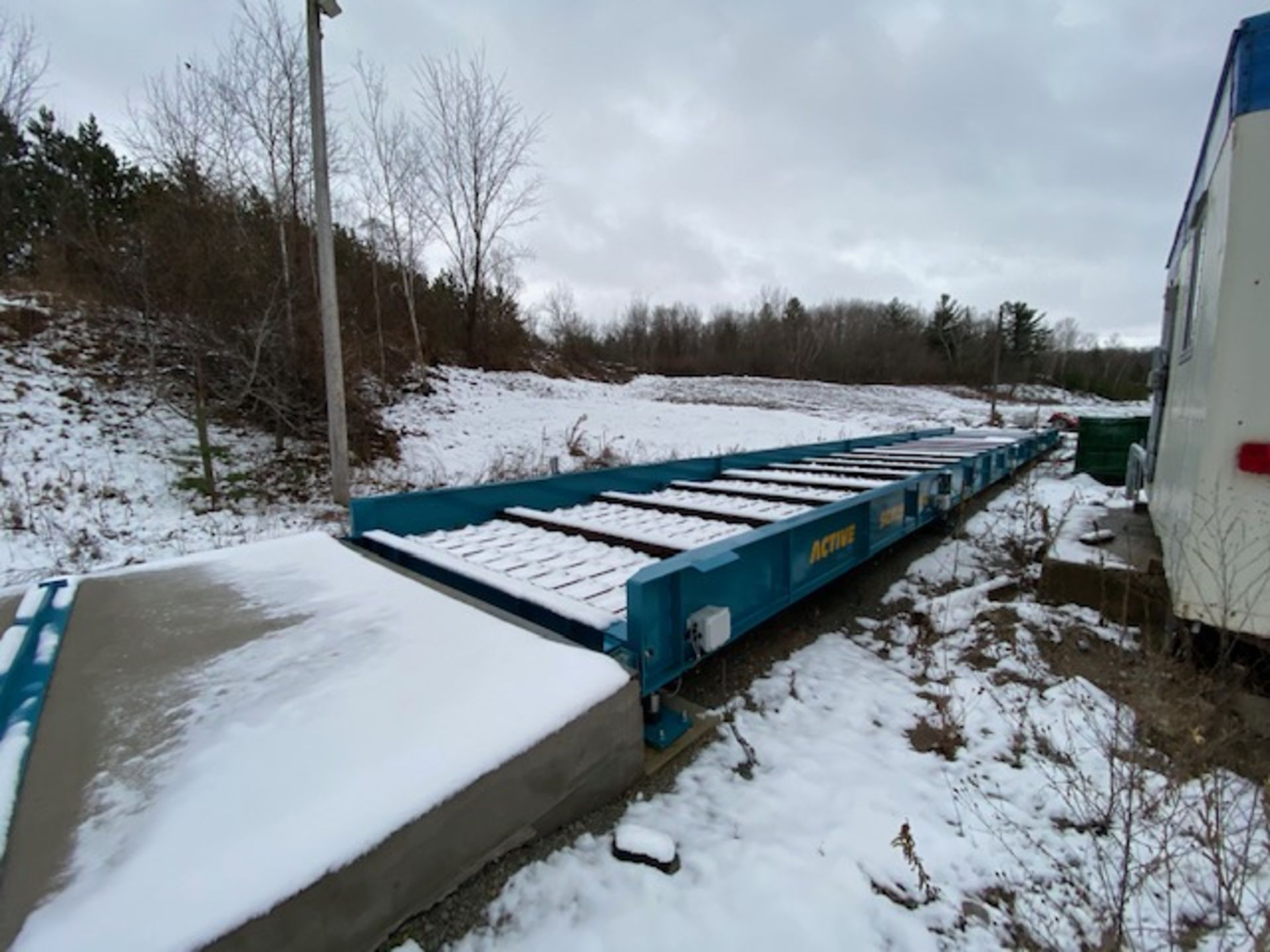 ACTIVE SCALE, 11' X 80', TUFF DECK, CONCRETE DECK SIDE RAIL DECK SCALE, 100,000 LBS., TANDEM AXLE - Image 2 of 12