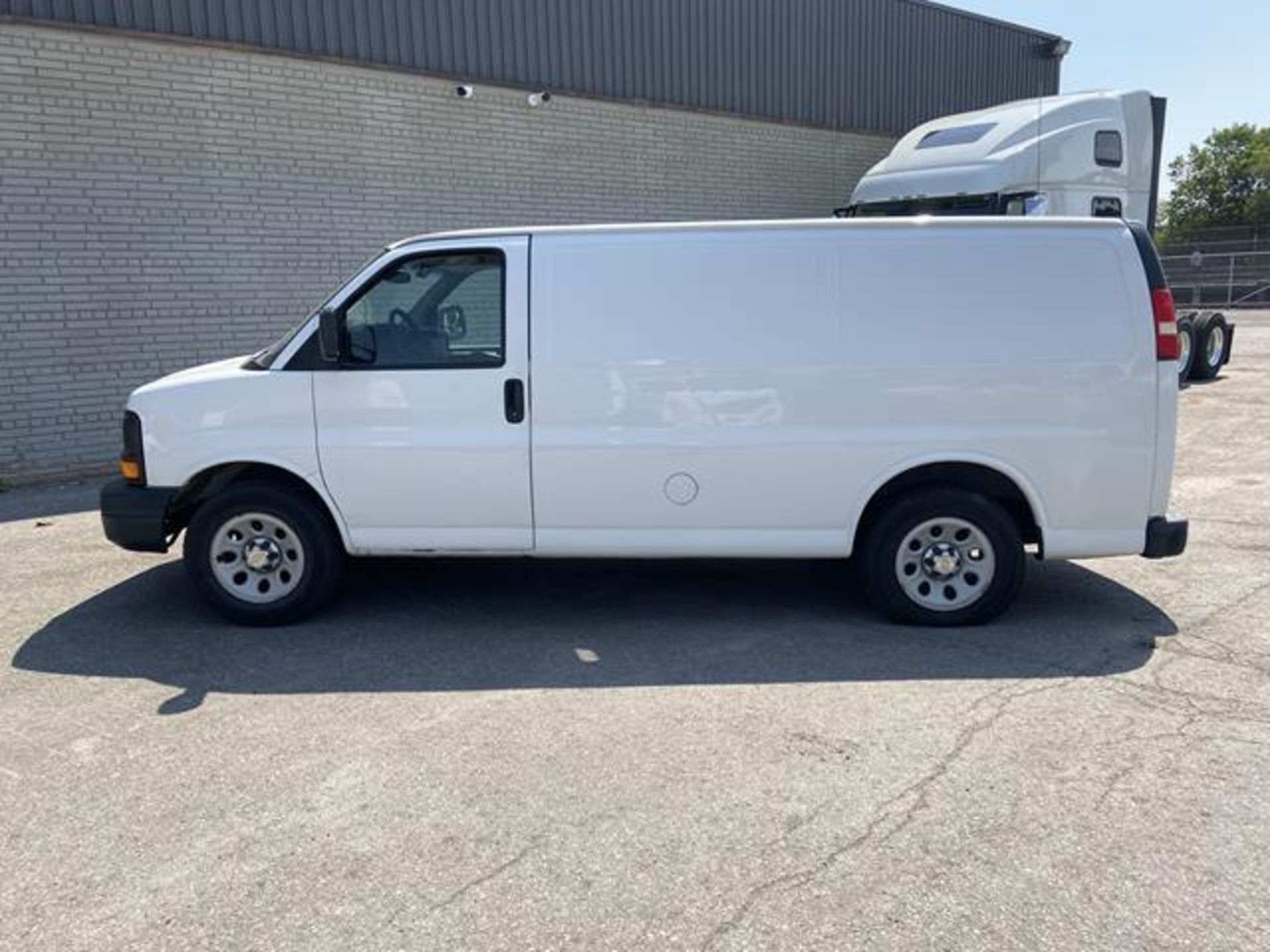 CHEVROLET, EXPRESS 1500, CARGO VAN, 4X2, GASOLINE ENGINE, BACK-UP CAMERA, 163,160 KMS, VIN #