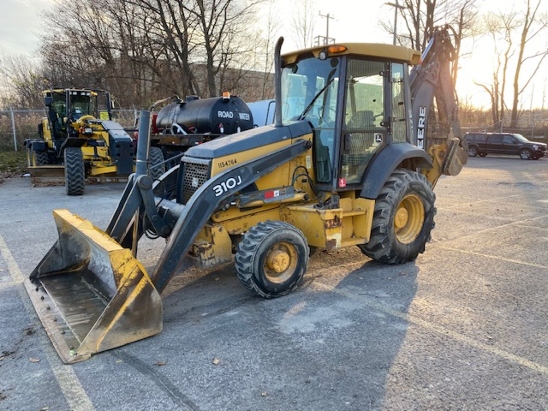 JOHN DEERE, 310J, 4X4, BACKHOE / LOADER, EXTENDED-A-HOE ENCLOSED CAB, 4,831 HOURS, S/N