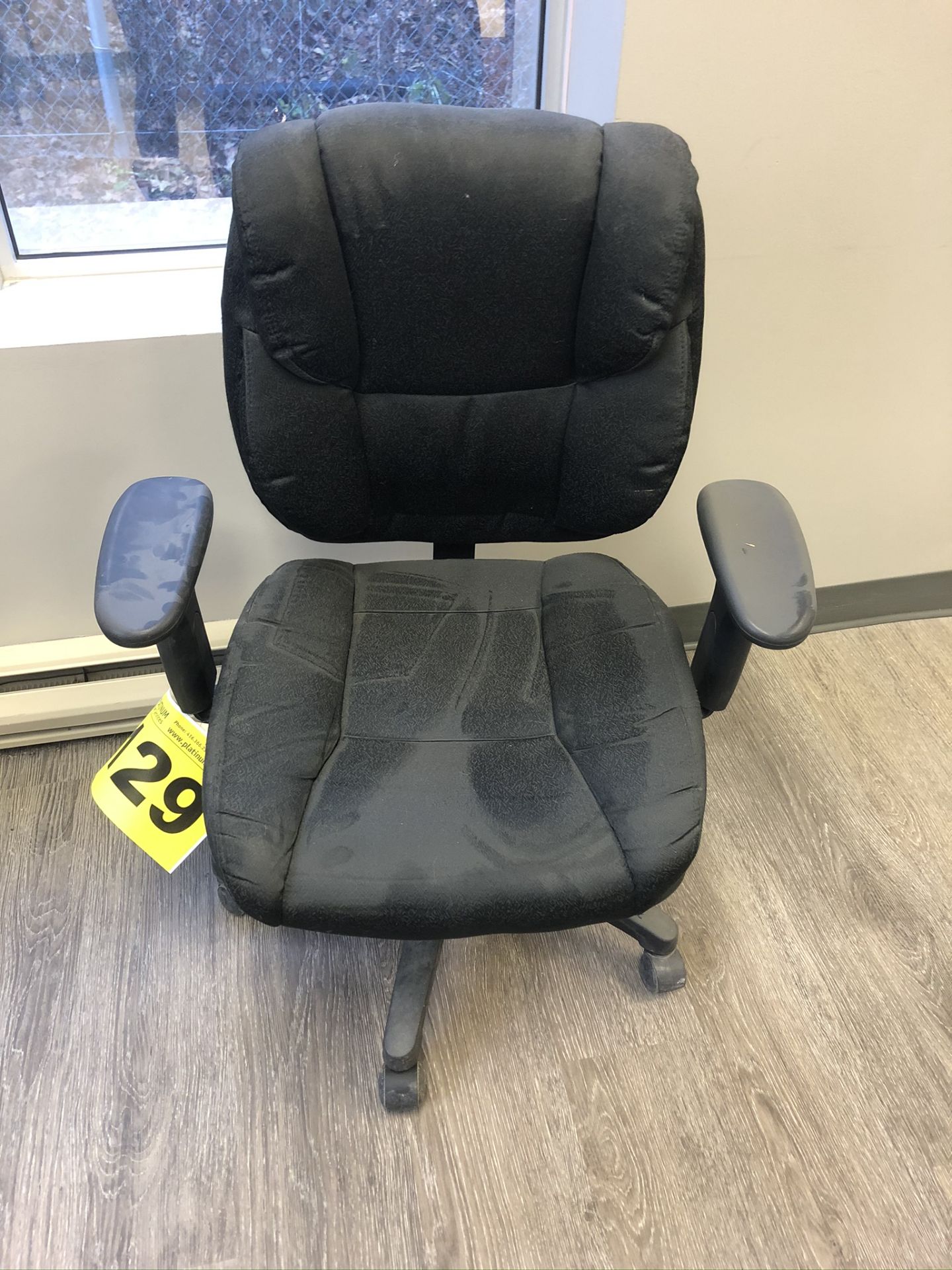 BLACK, FABRIC OFFICE CHAIR ON CASTERS