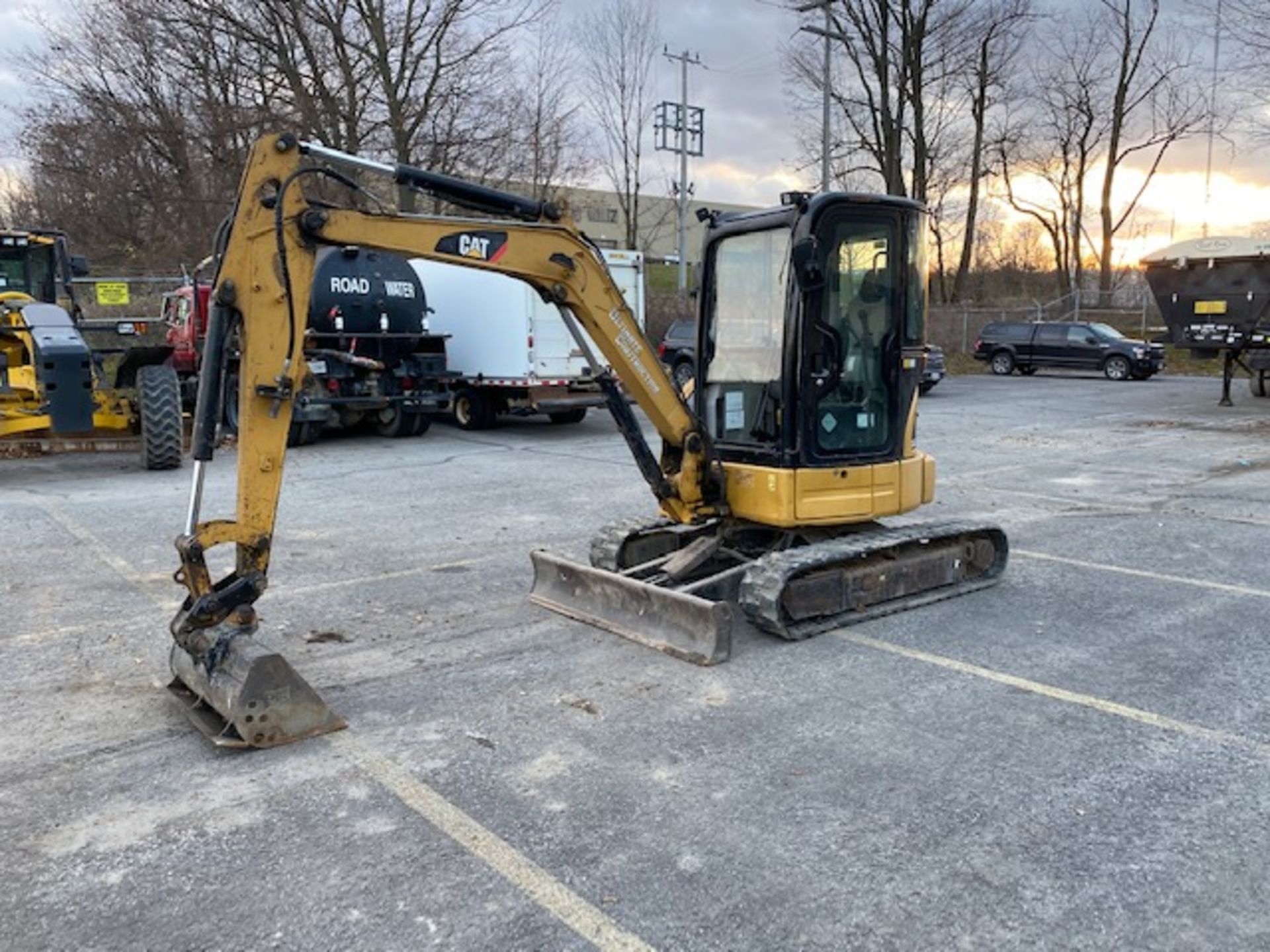 CATERPILLAR, 303.5C, RUBBER TRACK MOUNTED, HYDRAULIC MINI-EXCAVATOR, ENCLOSED CAB, 3,566 HOURS, S/