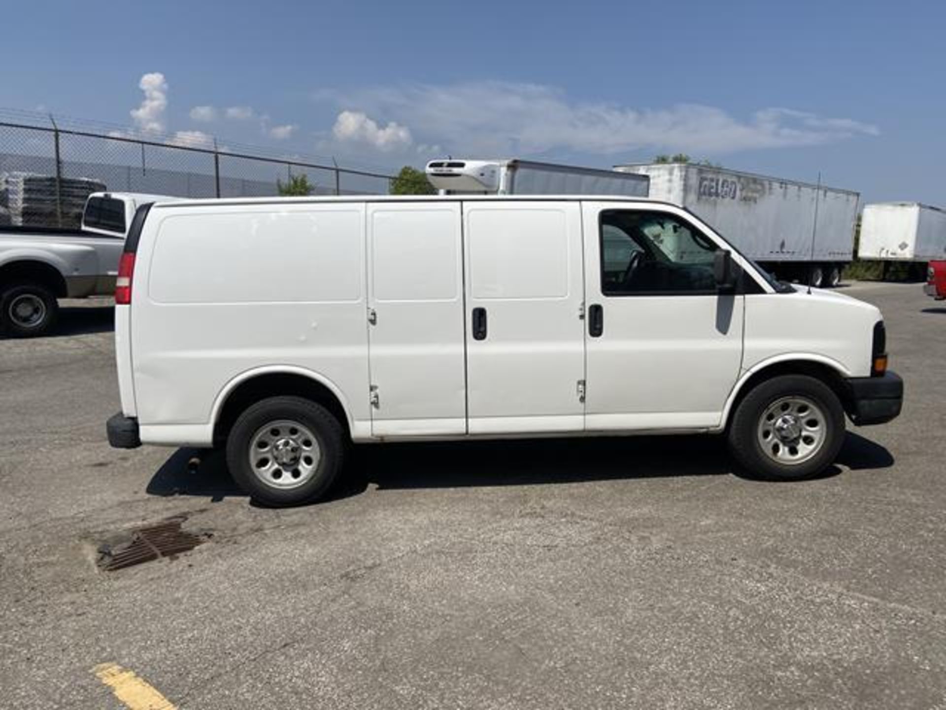 CHEVROLET, EXPRESS 1500, CARGO VAN, 4X2, GASOLINE ENGINE, BACK-UP CAMERA, 163,160 KMS, VIN # - Image 3 of 9