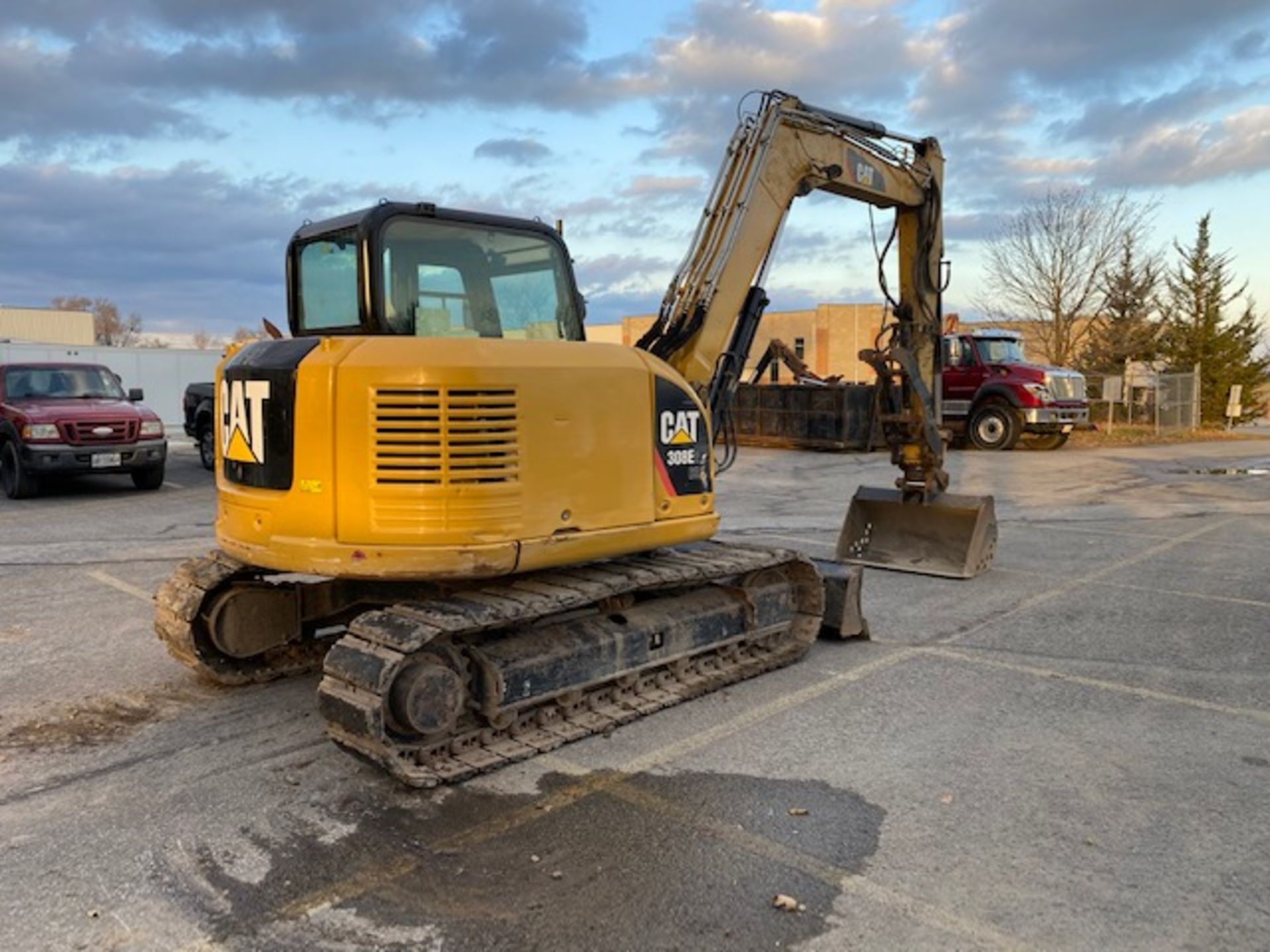 CATERPILLAR, 308E, RUBBER TRACK MOUNTED, HYDRAULIC MINI-EXCAVATOR, THUMB ATTACHMENT, ENCLOSED CAB, - Image 3 of 16