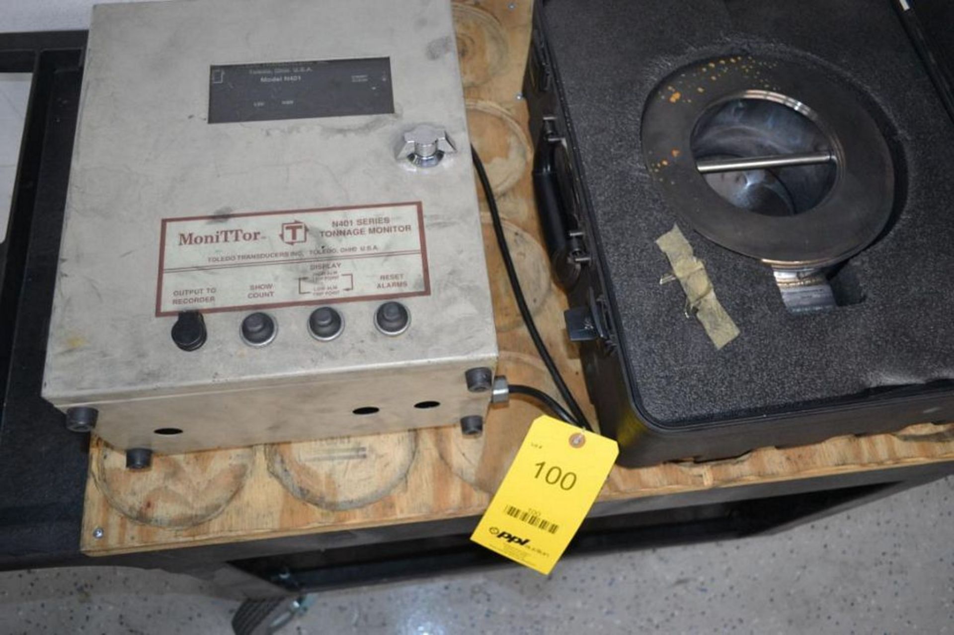 Toledo Transducers Model N401 Press Tonnage Monitor & Calibrator