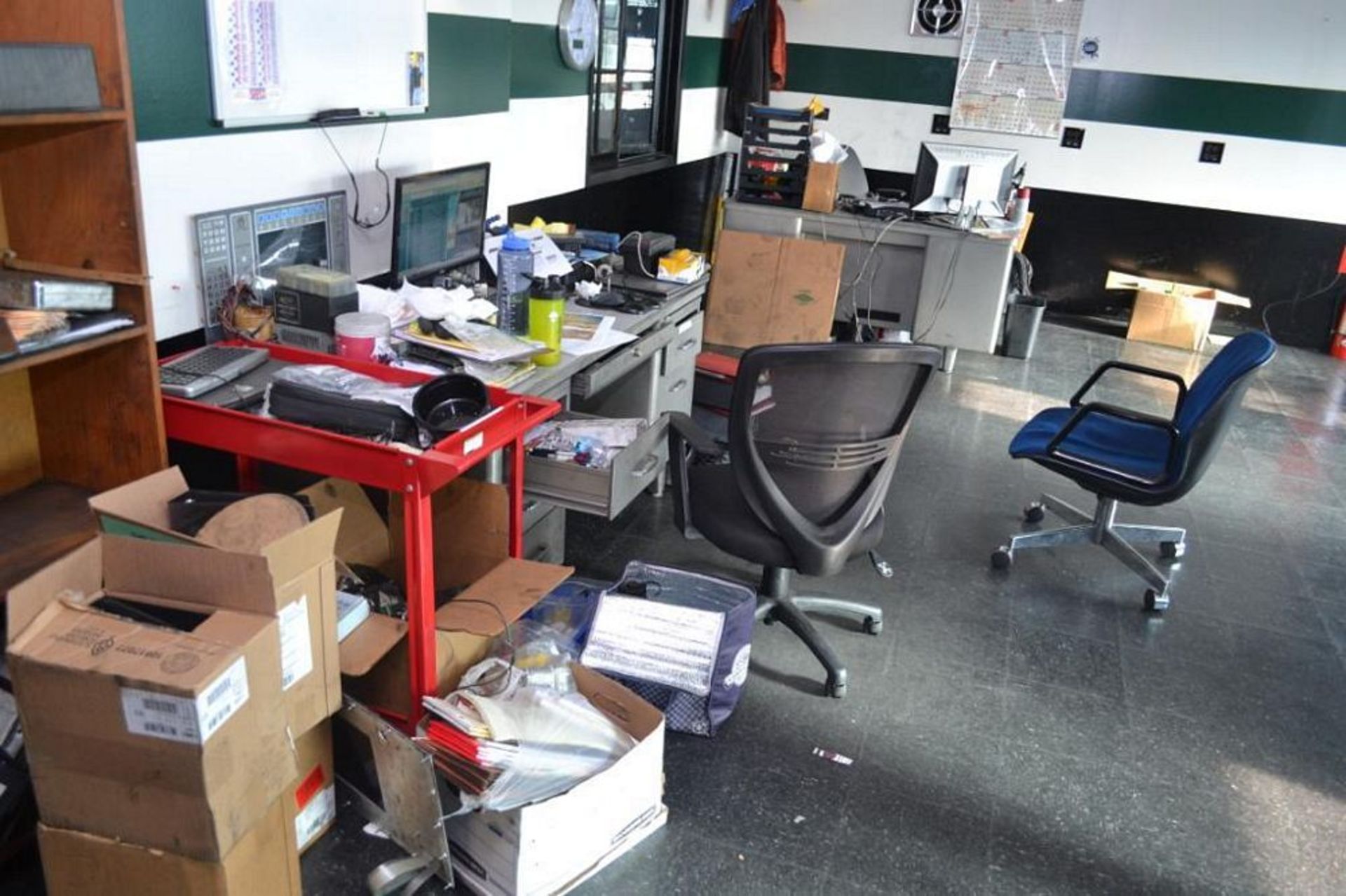 LOT: Contents of Upper Office including (2) 9-Drawer Tooling Cabinets, (3) Desks, (5) Chairs (no ele - Image 3 of 5