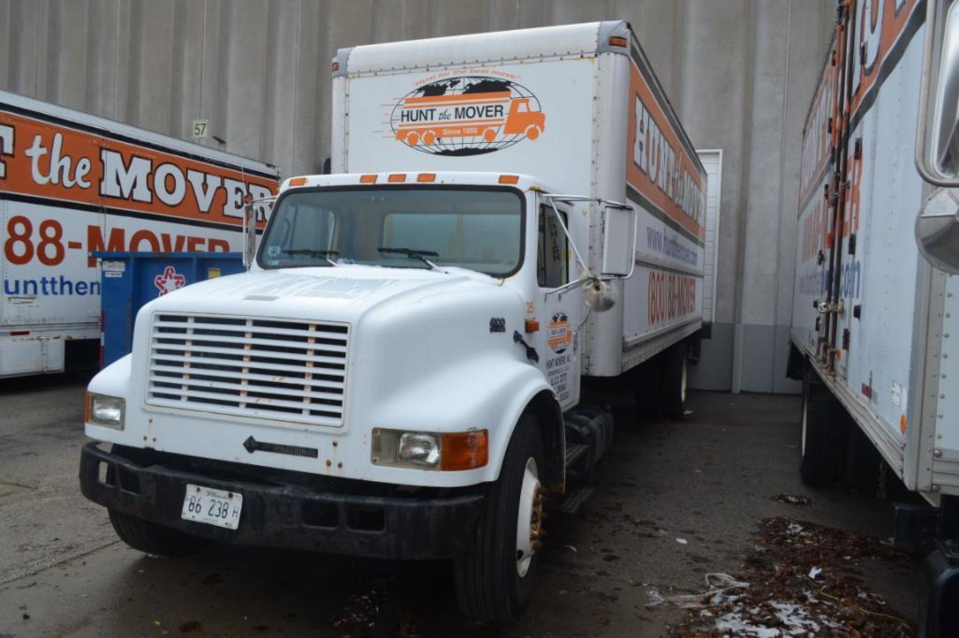 2001 International Single-Axle 26 ft. Box Moving Van Truck Model 4900 DT466E 4x2, VIN 1HTSDA9LX1H377 - Image 2 of 2