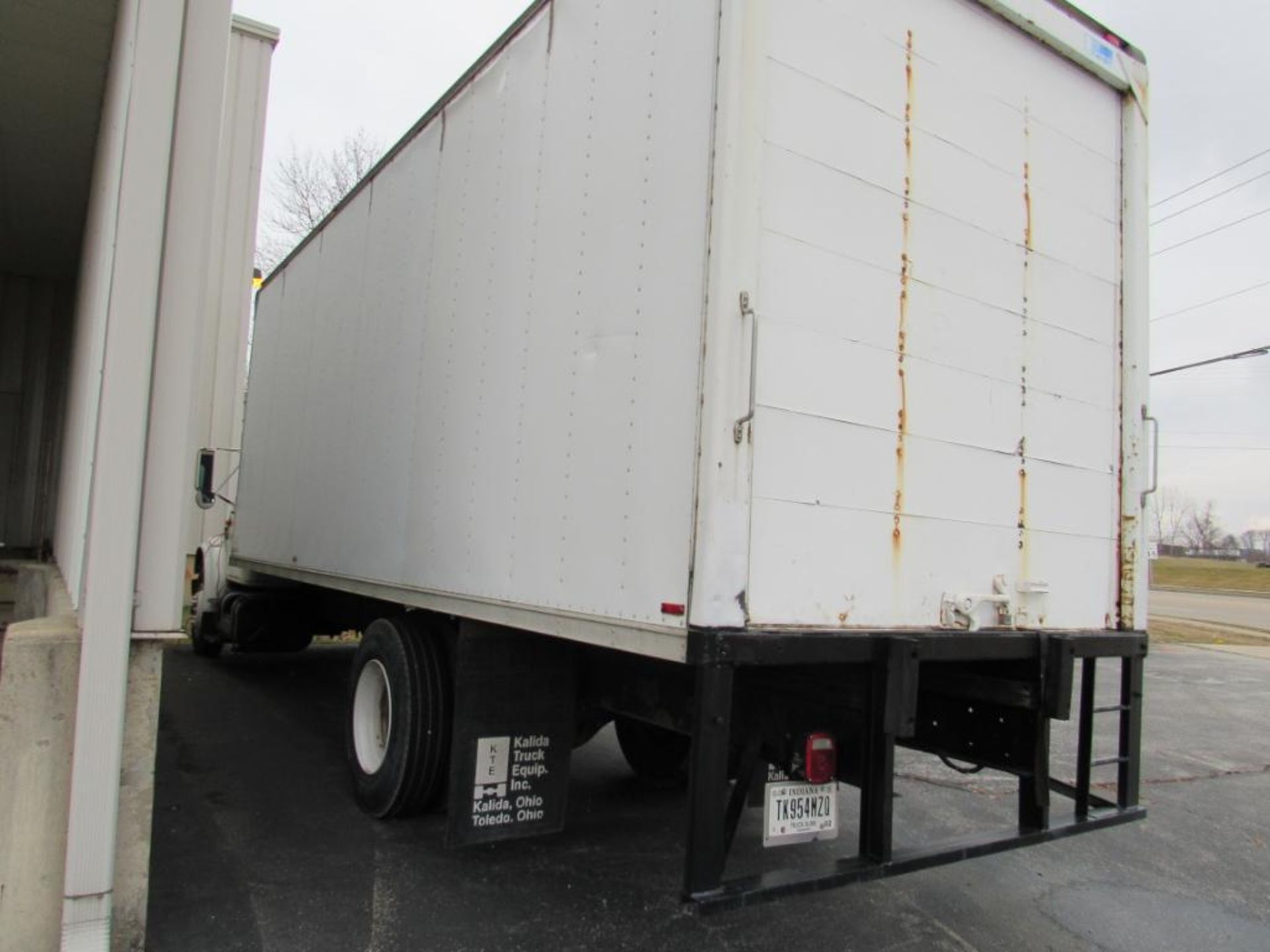 1998 International 24 ft. Box Truck Series 4000 Model 4700, VIN 1HTSCAAM5WH518576 - Image 3 of 4