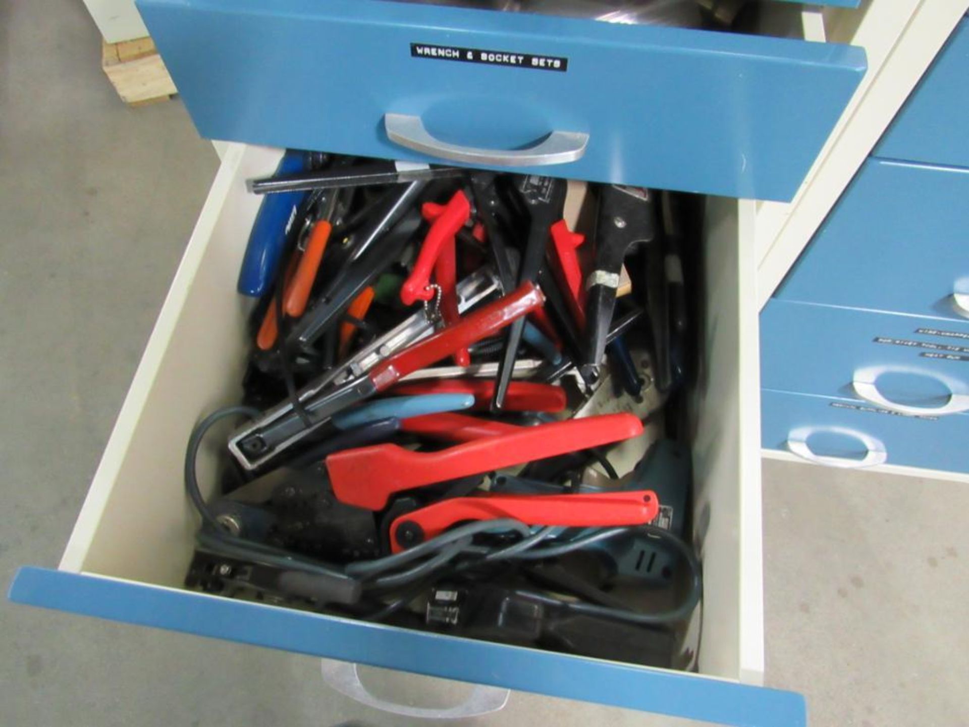 LOT: (1) 10-Drawer Tool Cabinet (no top) with Assorted Tools (Area A) - Image 2 of 2