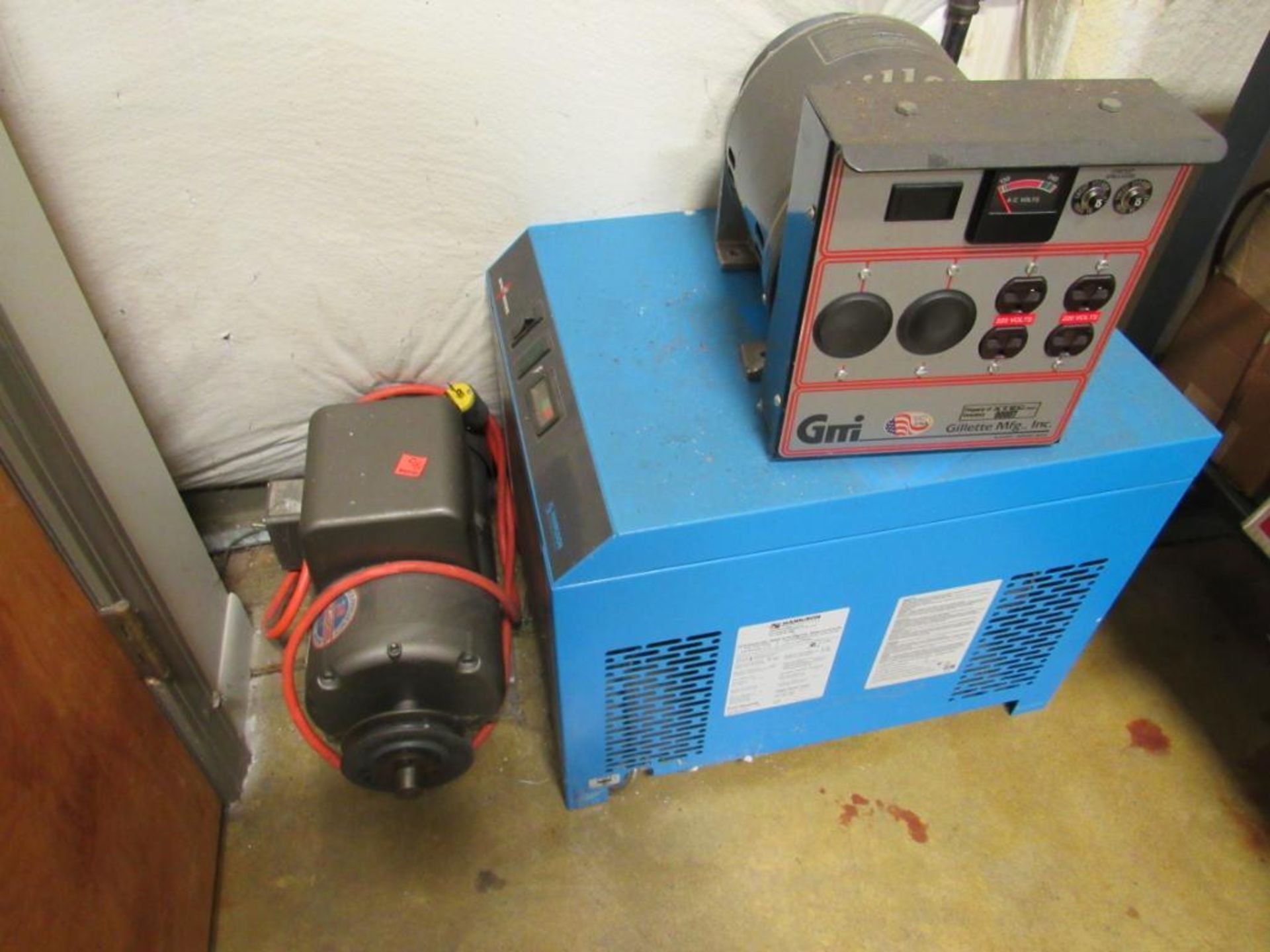 LOT: Hankison Air Dryer Series HPR-Plus Model HPRP25-115, (2) Assorted Motors (Area C - behind compr