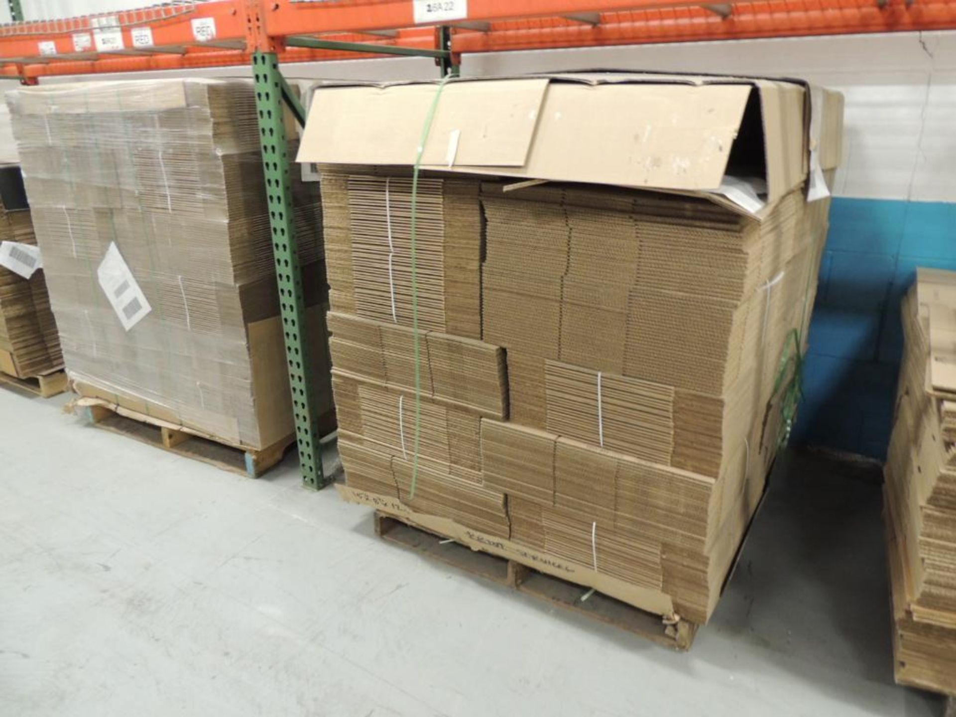 LOT: Cardboard Boxes (21) Pallets Various sizes - Image 11 of 18