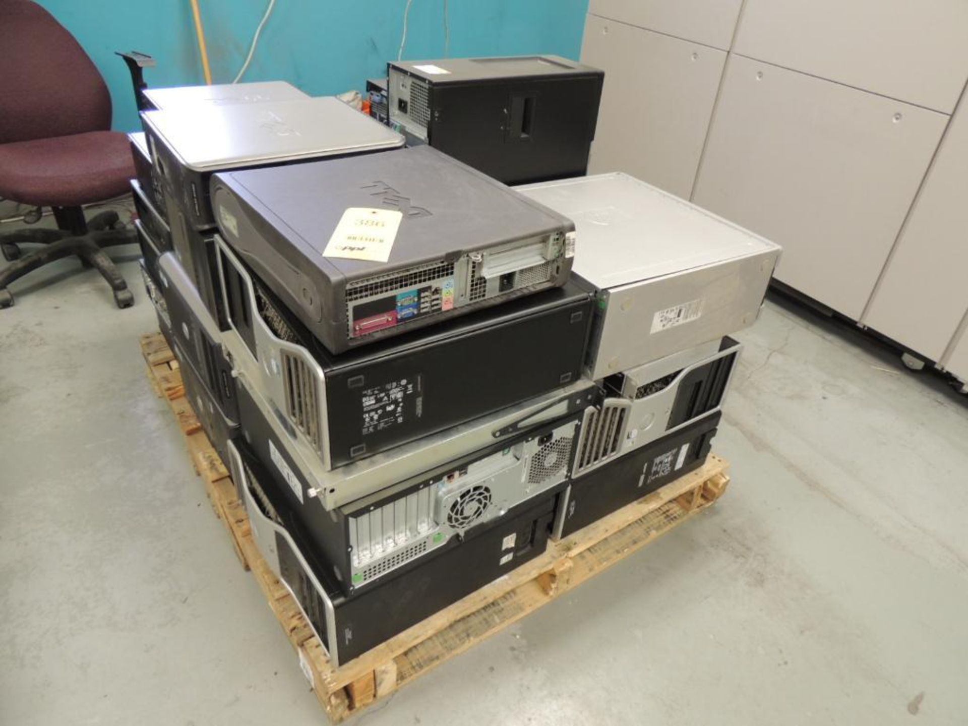 LOT: (17) HP & Dell, Desktops and Work Station Towers ( Hard Drives Removed)