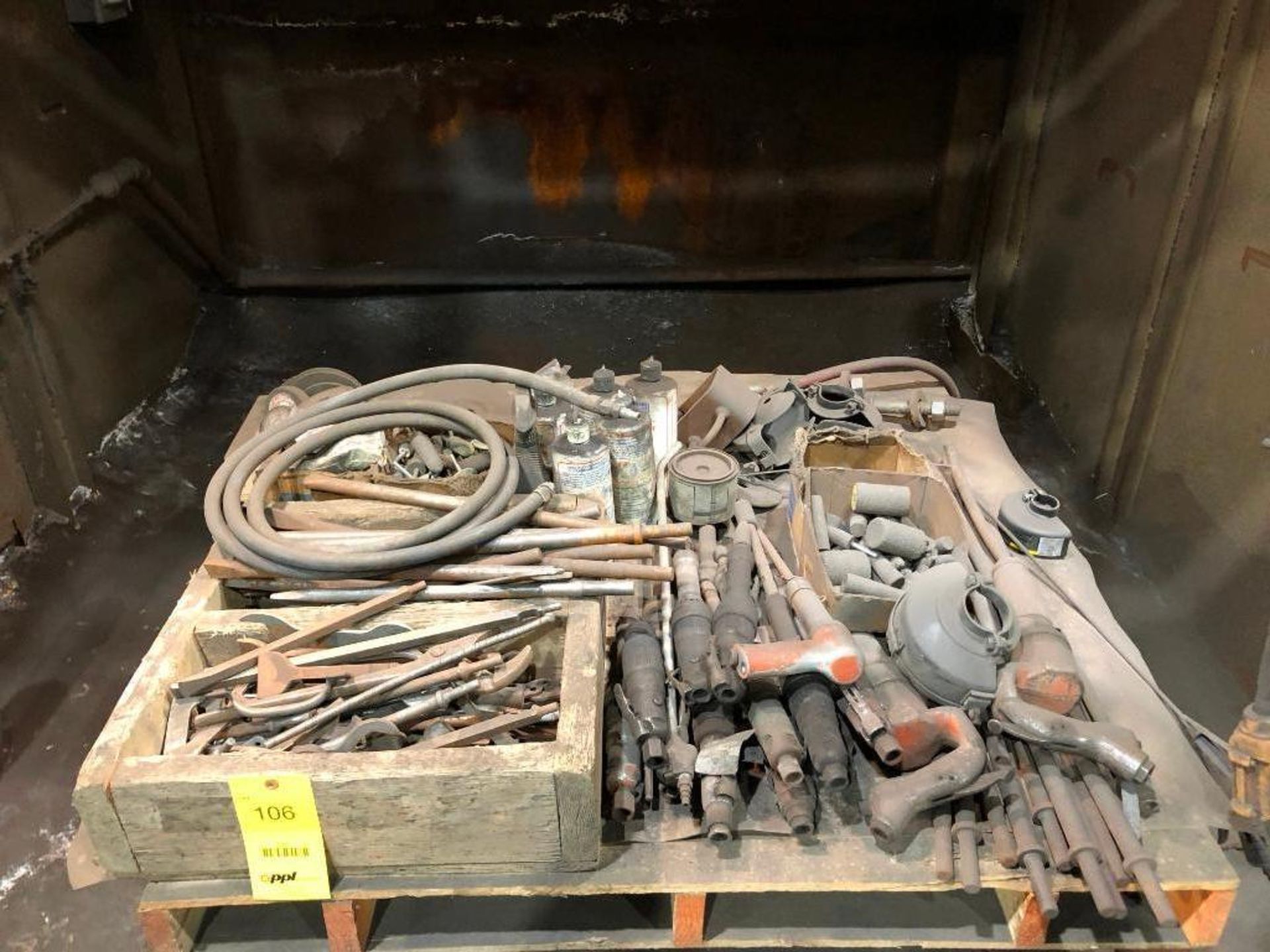 LOT: Pneumatic and Hand Tools on Pallet