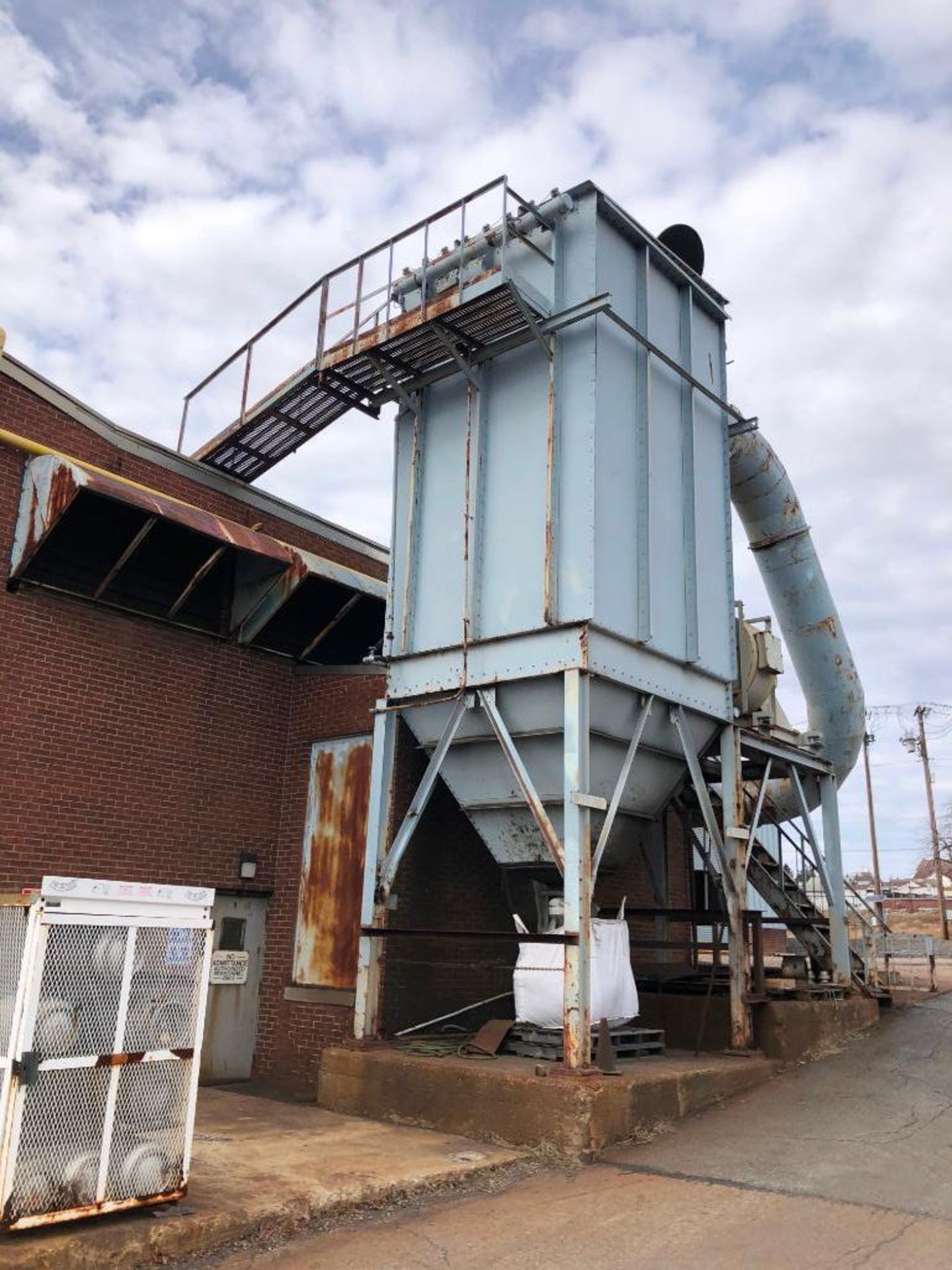LOT: Grind Booth Dust Collector Pulse Bag with 60 hp Greenneck Blower Model 33-BISW-41-9r-111, 96 Ba