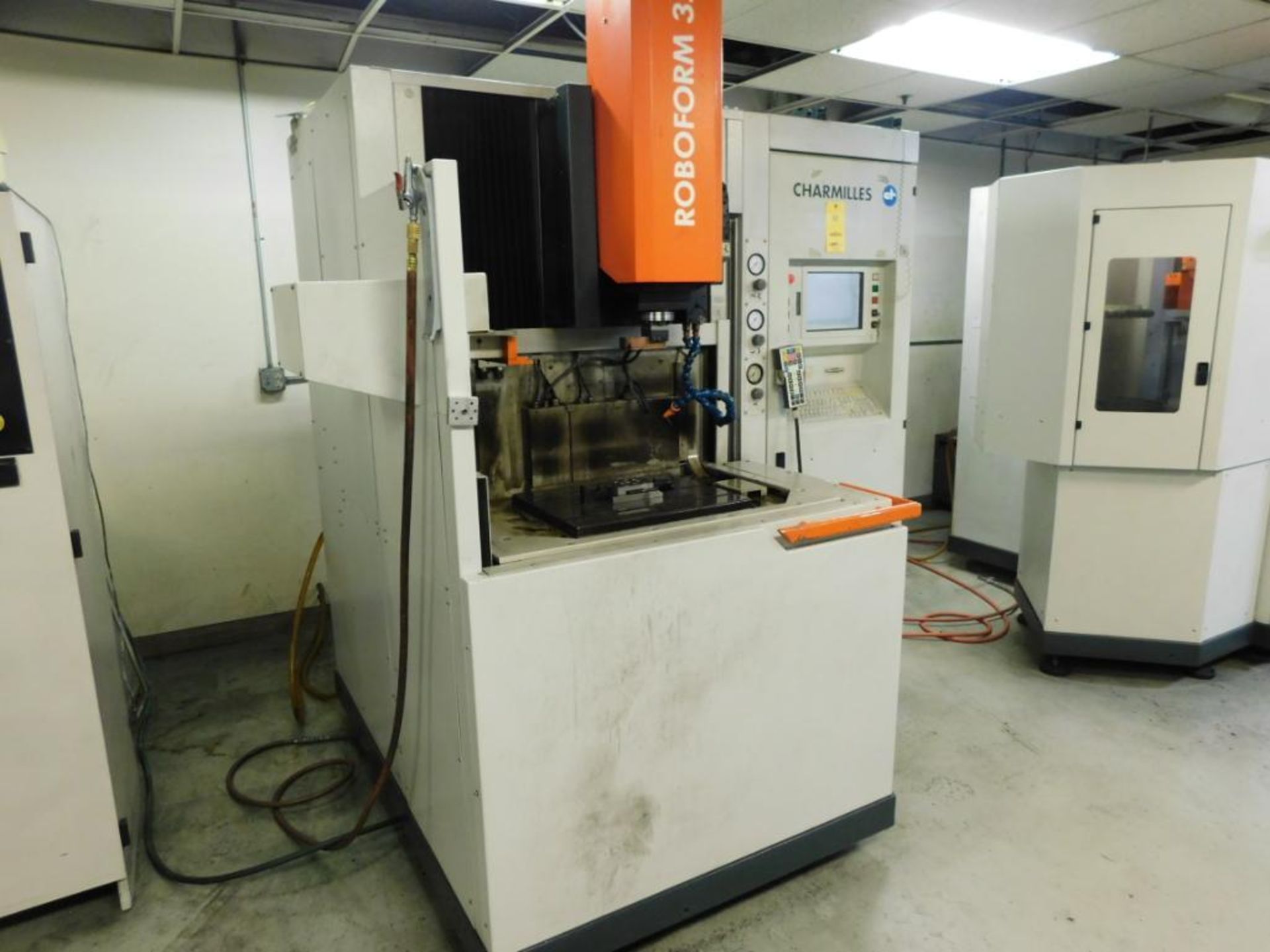 Charmilles CNC Die Sinker EDM Machine, Model Roboform 350, S/N 642064, 12.8 in. X-Axis, 9.8 in. Y-Ax - Image 2 of 3