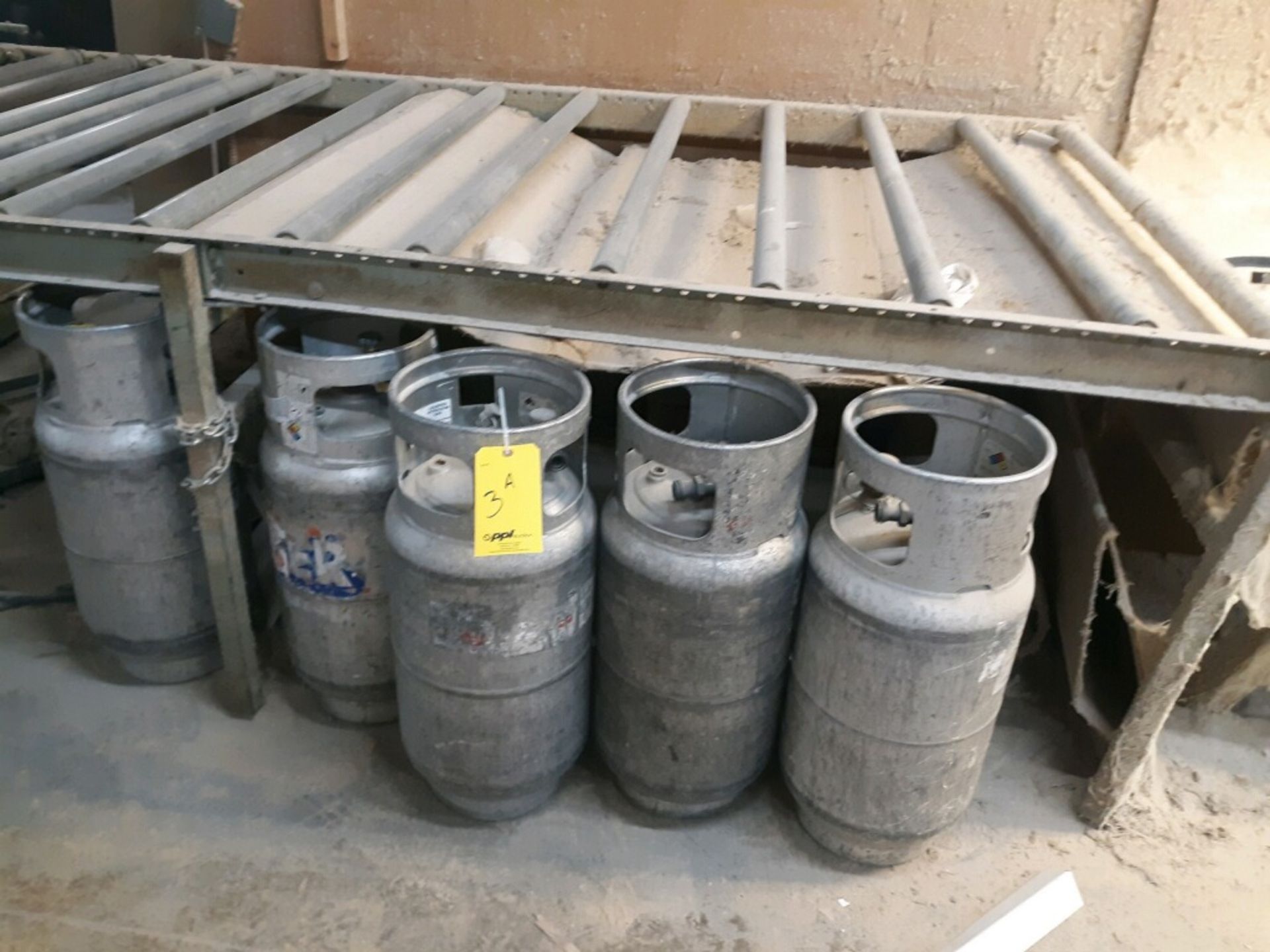 LOT: (5) Propane Tanks