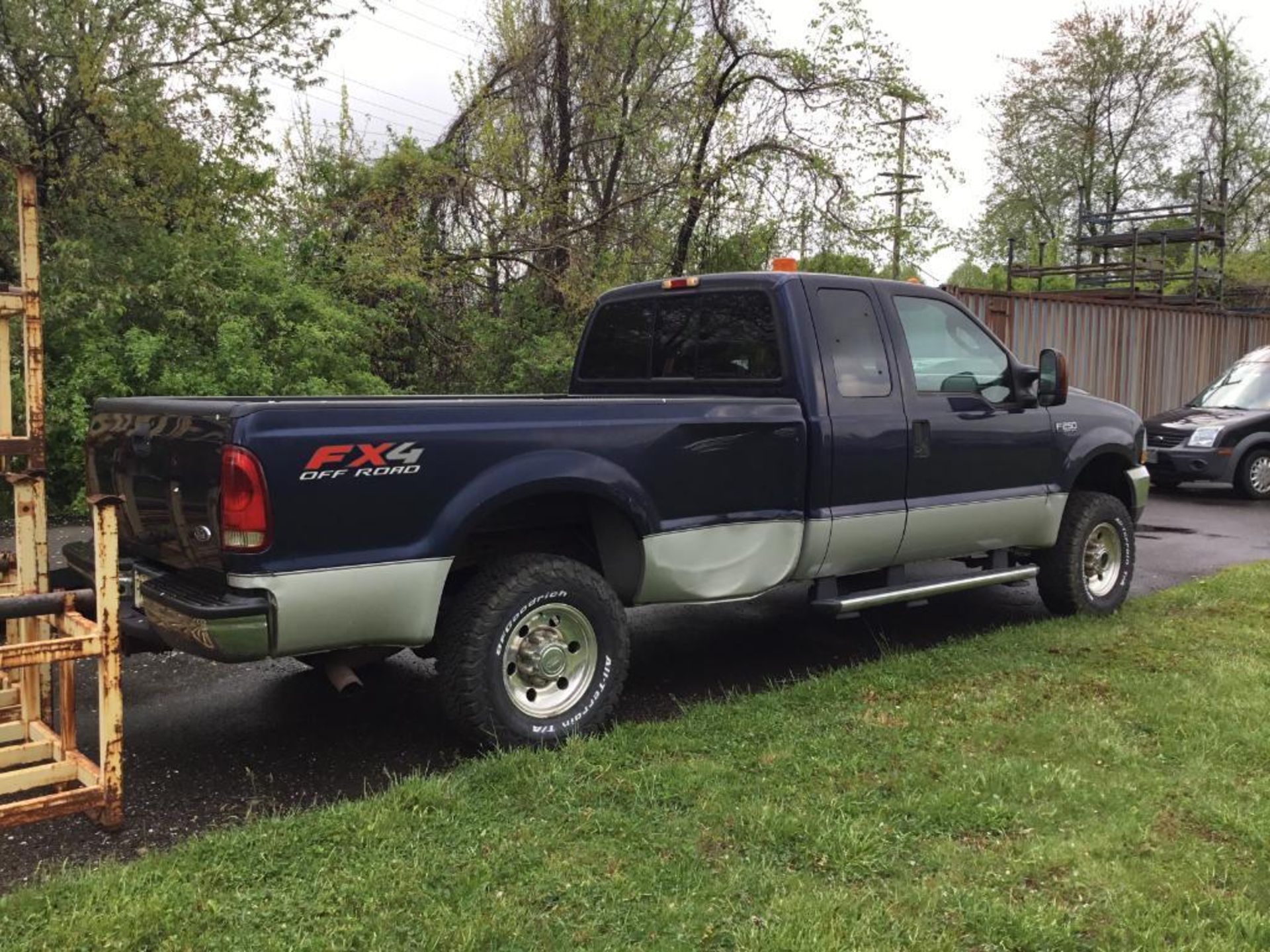 2004 Ford F-250 4x4 Pick Up Truck with Extended Cab, 8 ft. Bed, VIN: 1FTNX21LX4ELC54300, S.4 V8 Engi - Image 3 of 6