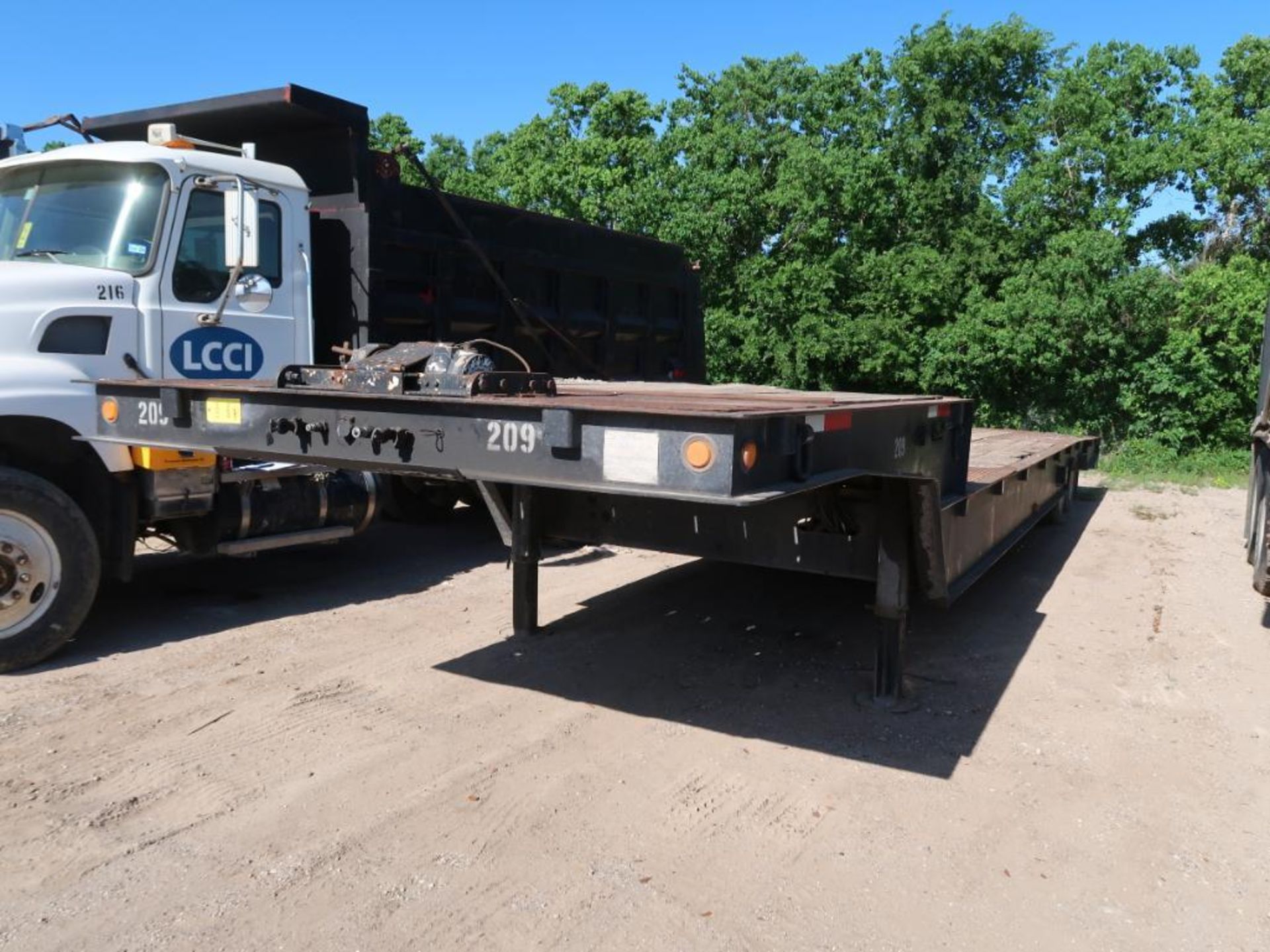 2002 Trail-Eze 35 Ton Drop Deck Trailer Model TE70HT49, Hydraulic Tail Equipment, VIN 1DA72C5102C015